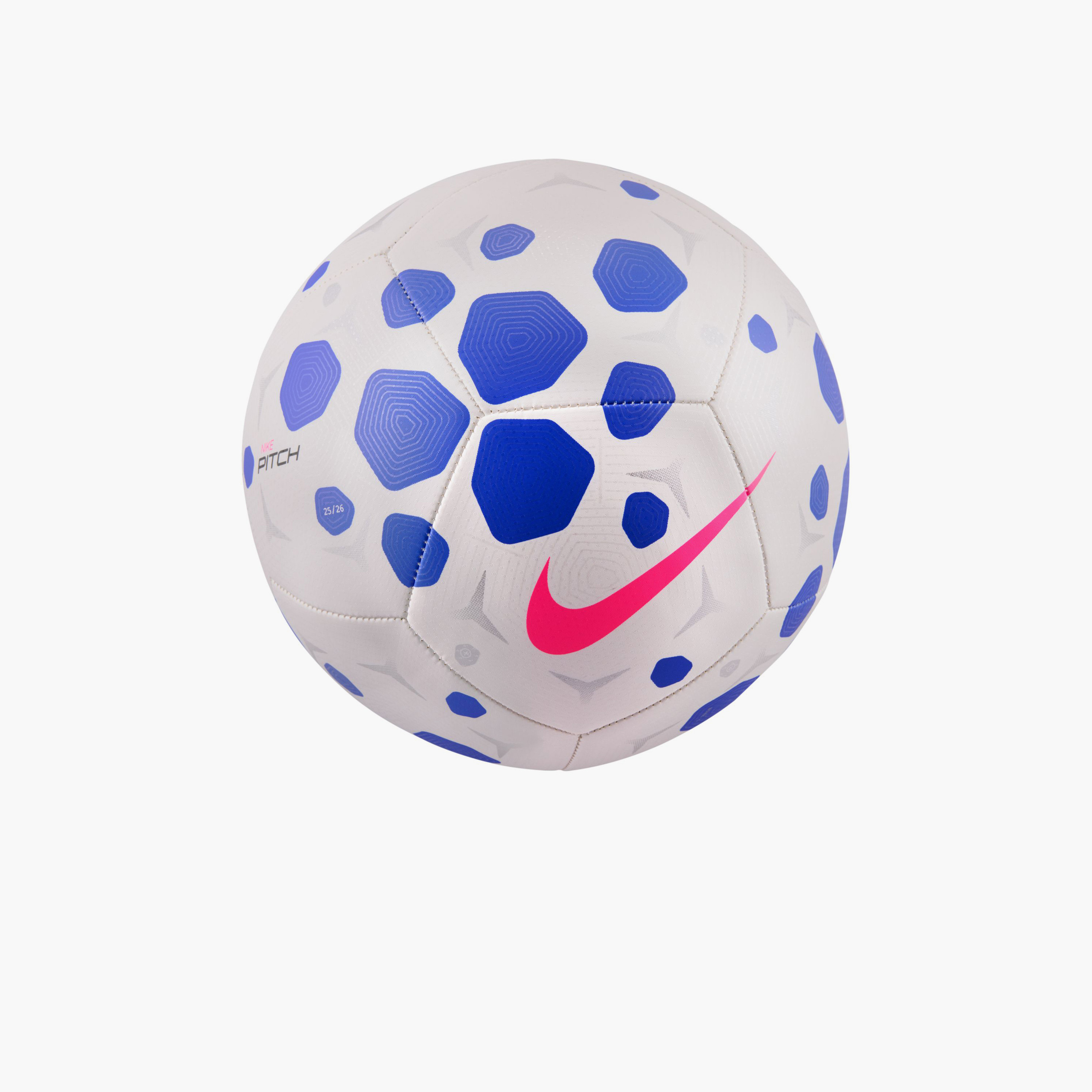 نايكي - كرة قدم للملاعب-sports-gear-football-image-2