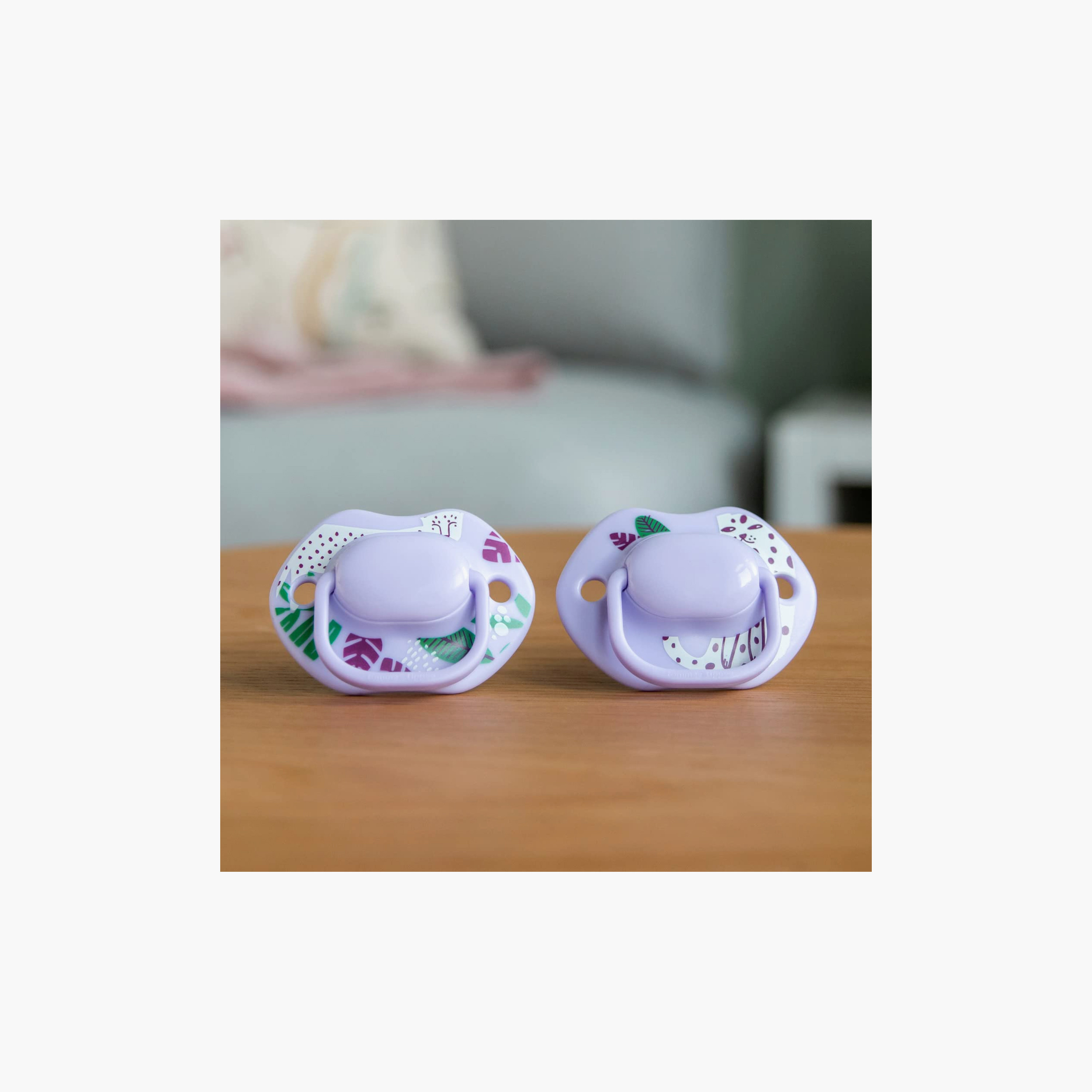 Pack of 2 Tommee Tippee Baby Pacifier with Orthodontic Design, 6-18 Months-baby-feeding-pacifiers-image-4