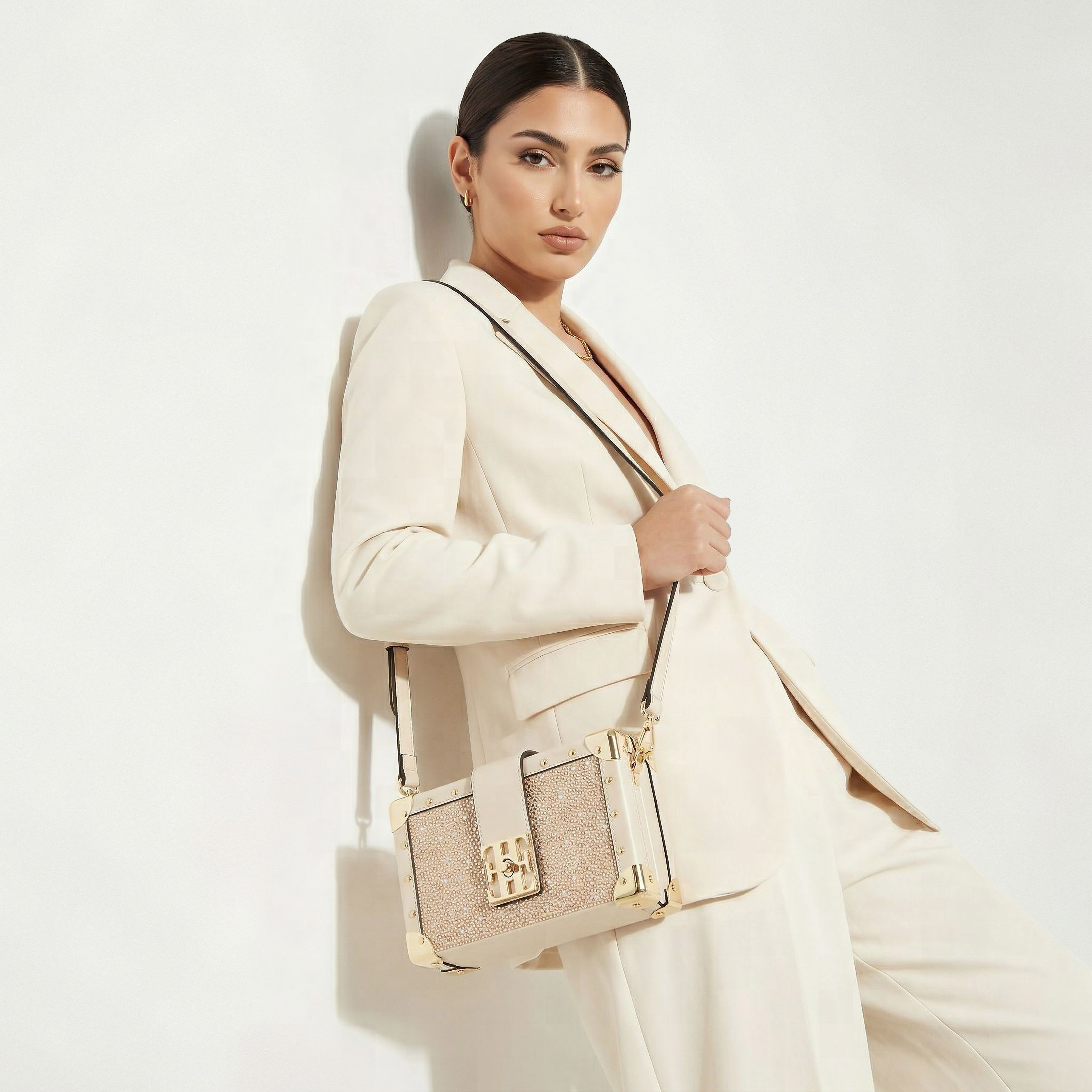 شنطة كروس بودي مزينة بقفل ملتوي من إيل-women-bagsandwallets-handbags-image-8