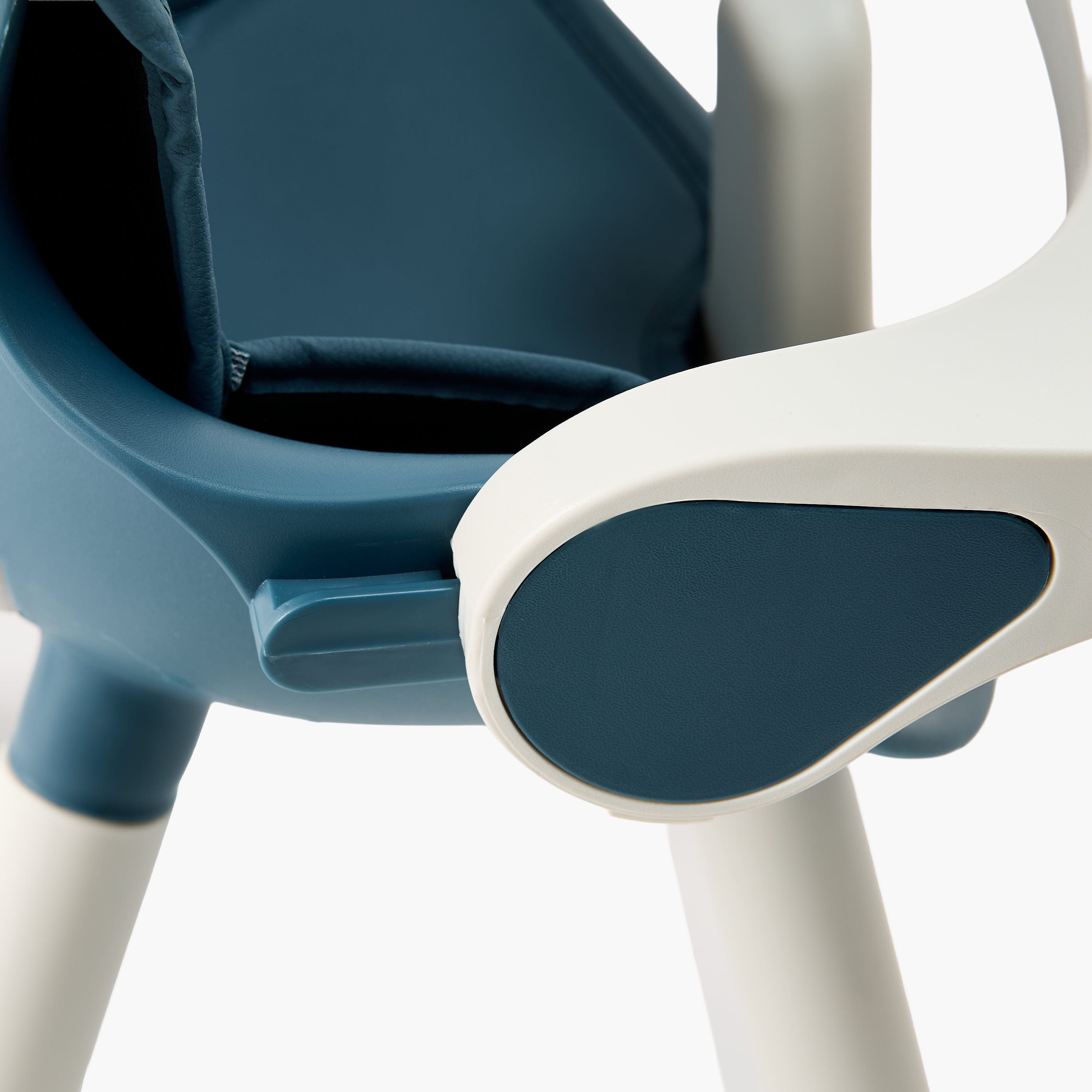 Juniors Otto High Chair with Removable Tray-baby-feeding-highchairsandboosters-image-11