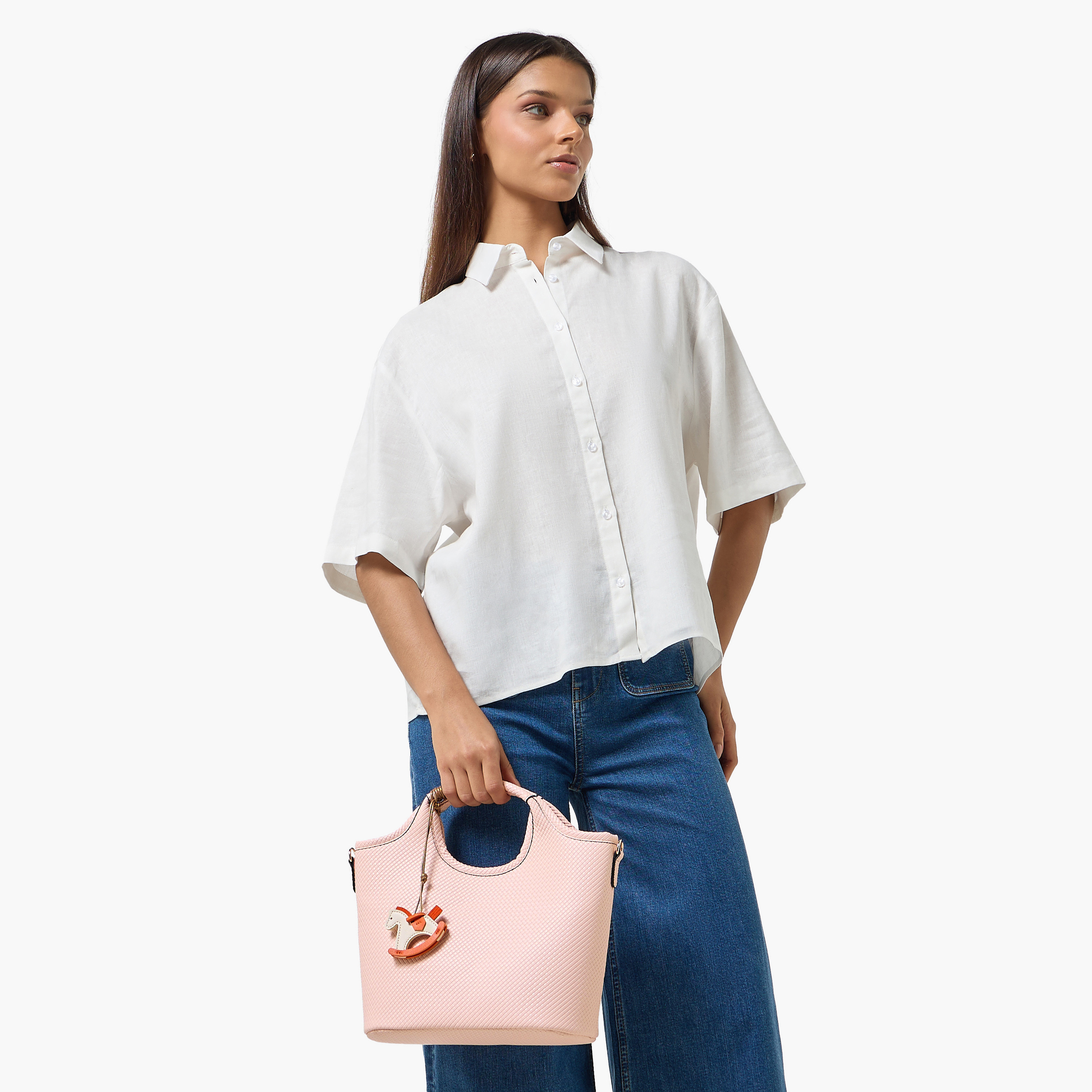 شنطة هوبو بارزة الملمس مع دلاية حصان هزاز من ساشا توم-women-bagsandwallets-handbags-image-8