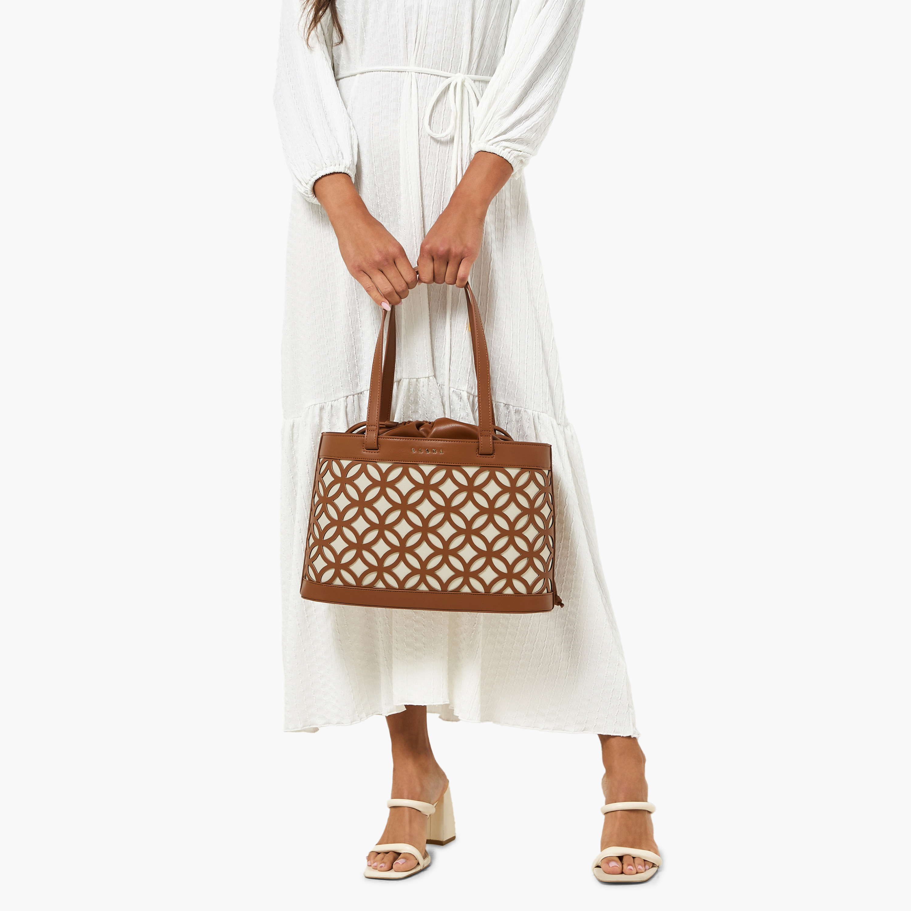 شنطة كتف بتفاصيل مفرغة وبرباط إغلاق كود من ساشا-women-bagsandwallets-handbags-image-2