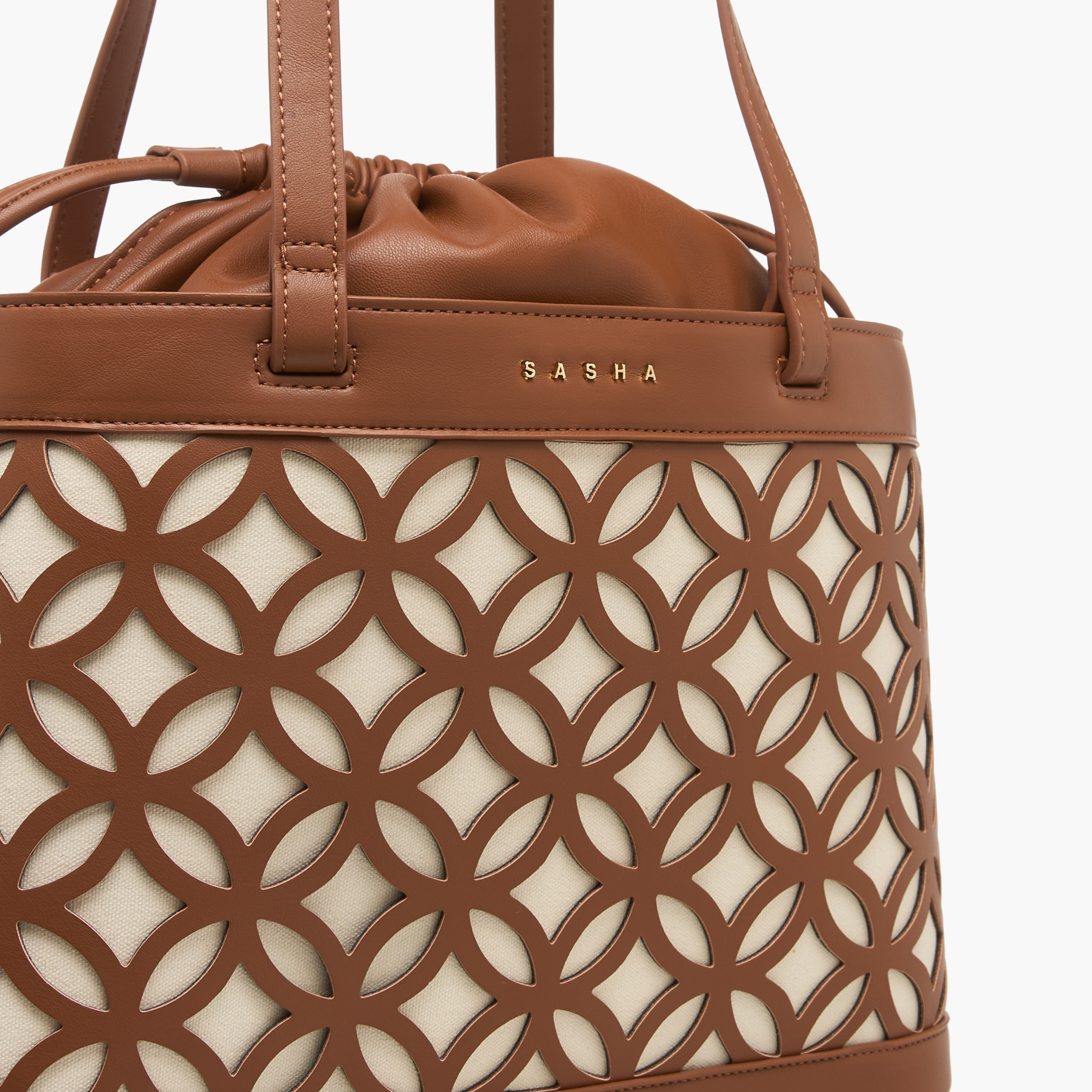 شنطة كتف بتفاصيل مفرغة وبرباط إغلاق كود من ساشا-women-bagsandwallets-handbags-image-5