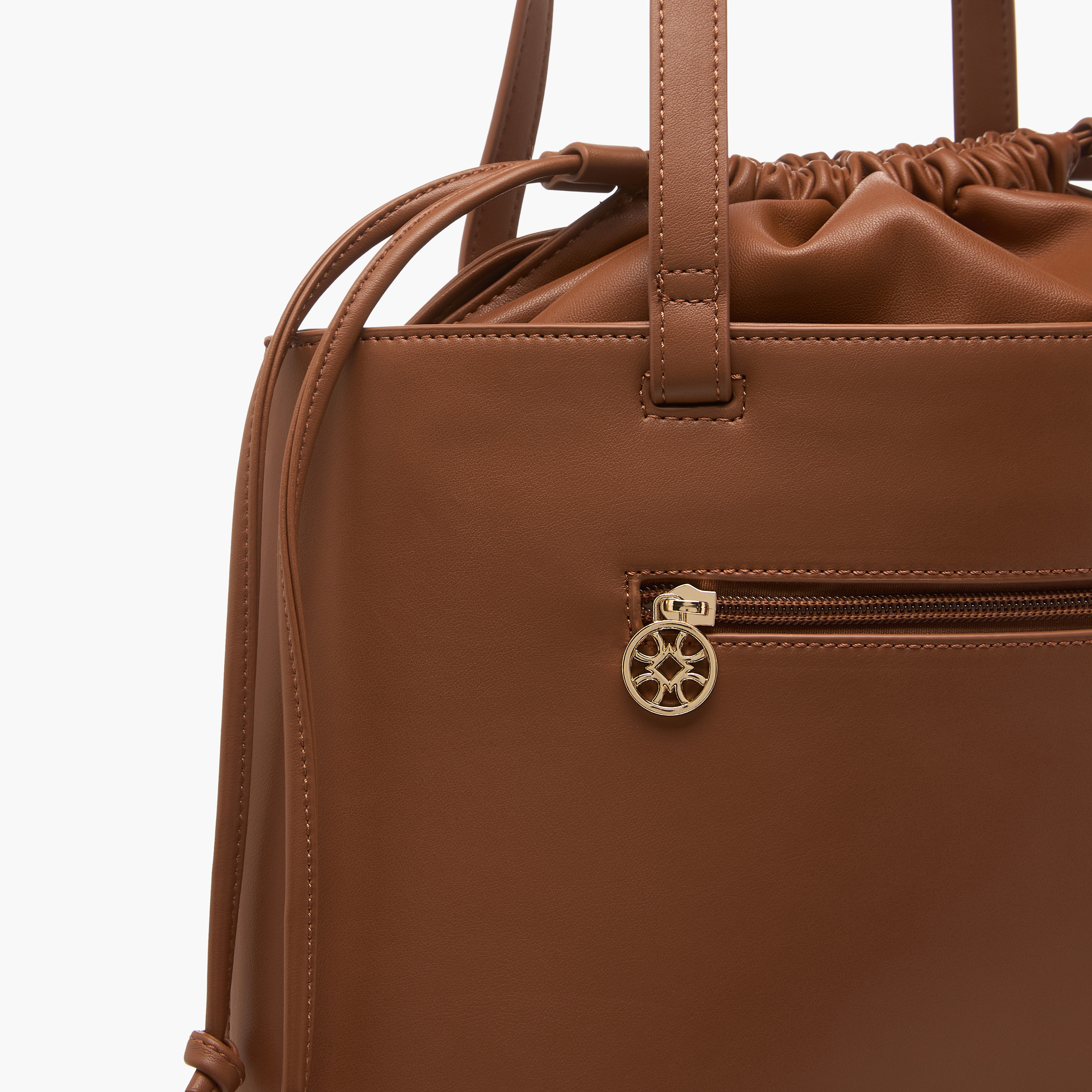 شنطة كتف بتفاصيل مفرغة وبرباط إغلاق كود من ساشا-women-bagsandwallets-handbags-image-6