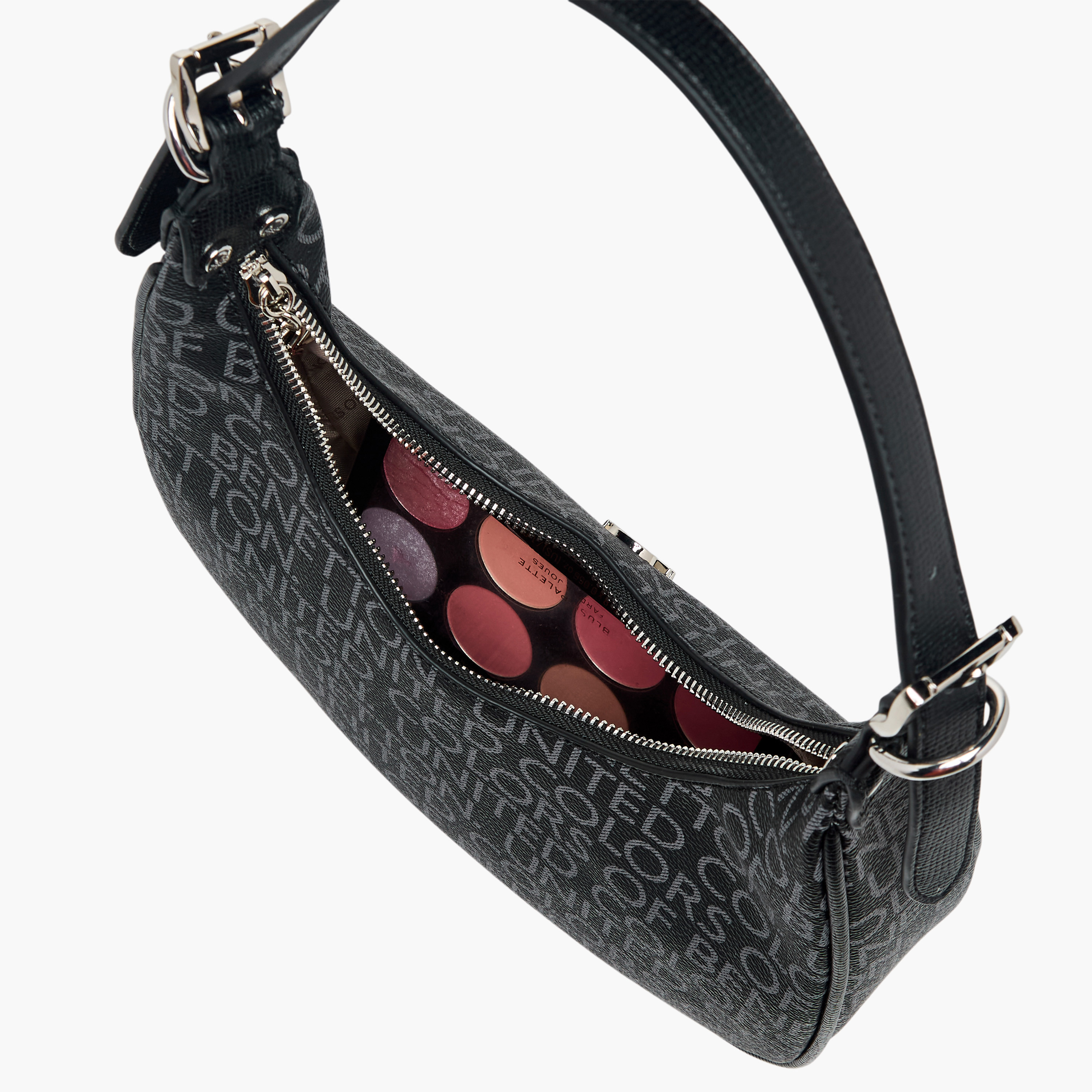 شنطة باجيت بطبعات مونوجرام وسحّاب إغلاق من يونايتد كولورز أوف بينيتون-women-bagsandwallets-handbags-image-9