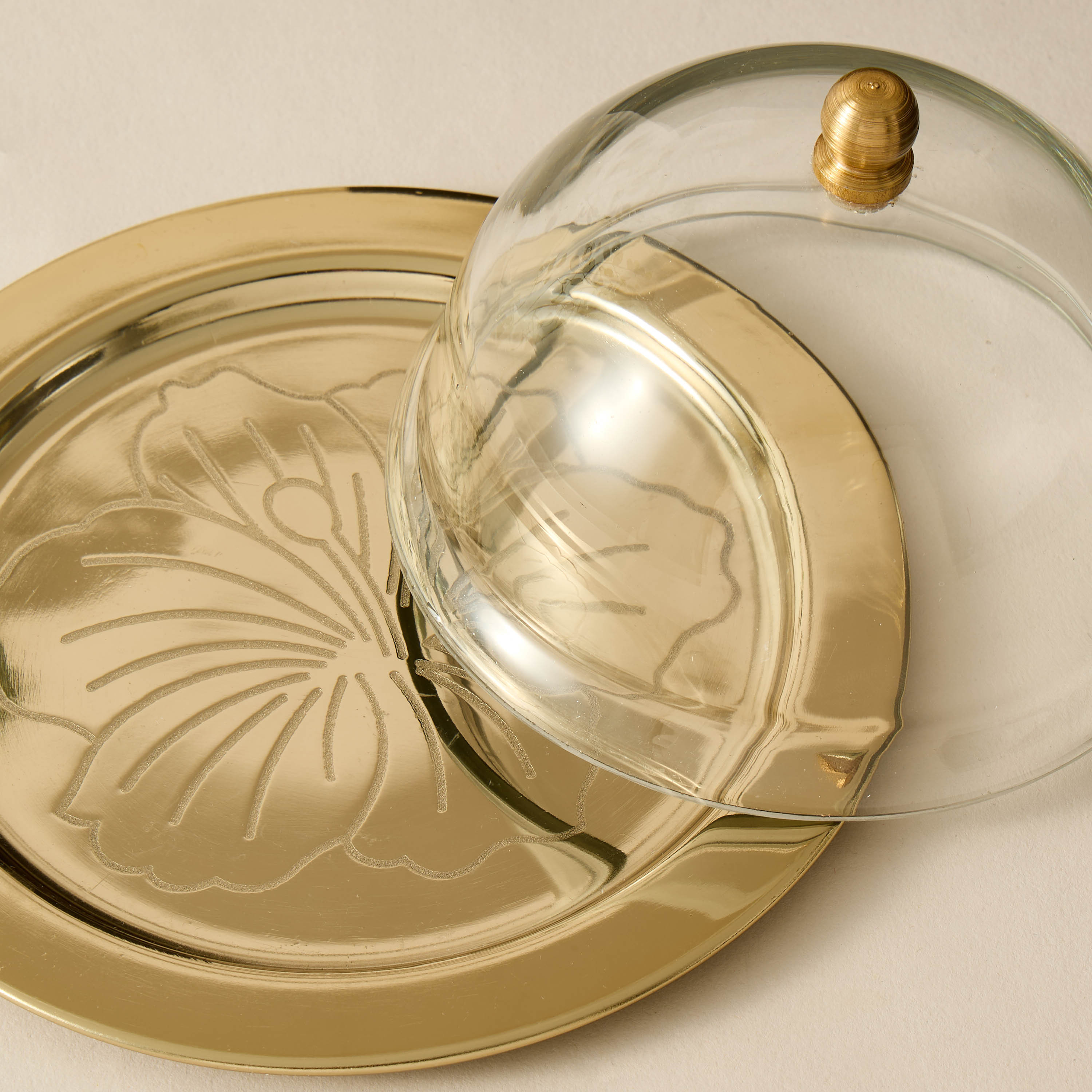 صينية تمر بغطاء قبة ونقوش زهرية - 17 سم-household-dining-serveware-servingtrays-image-2