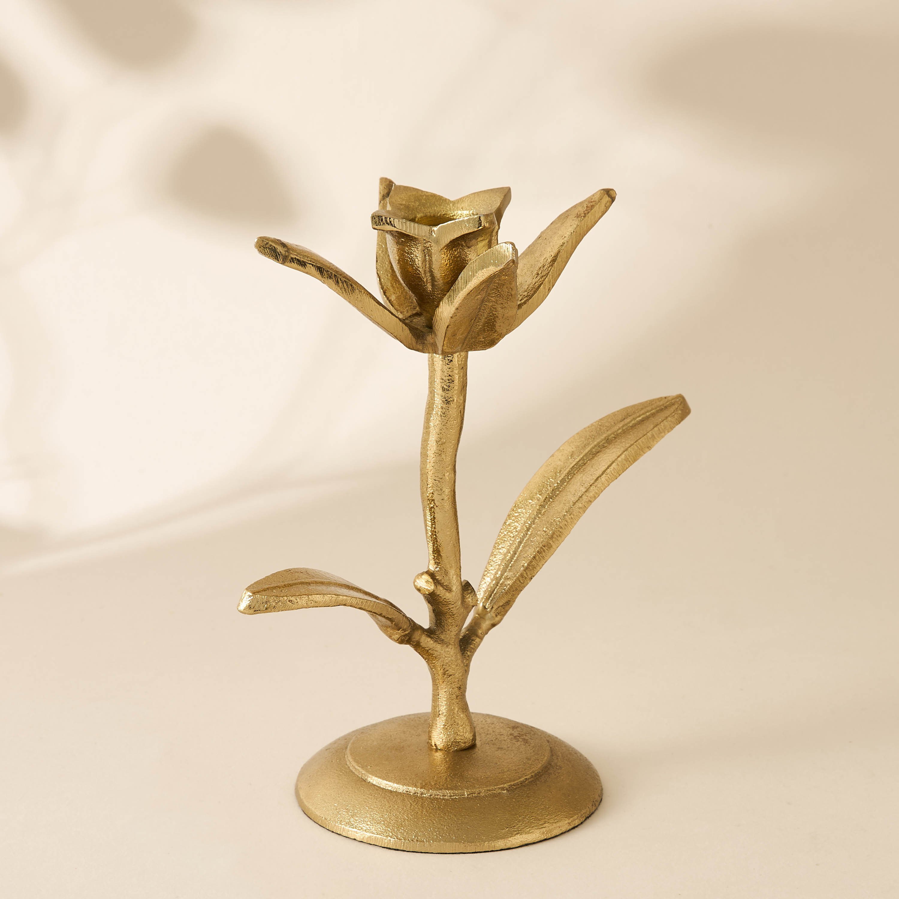 حامل شموع عمودية معدن بتصميم زهرة - 19 سم-household-decor-candleholdersandlanterns-image-2