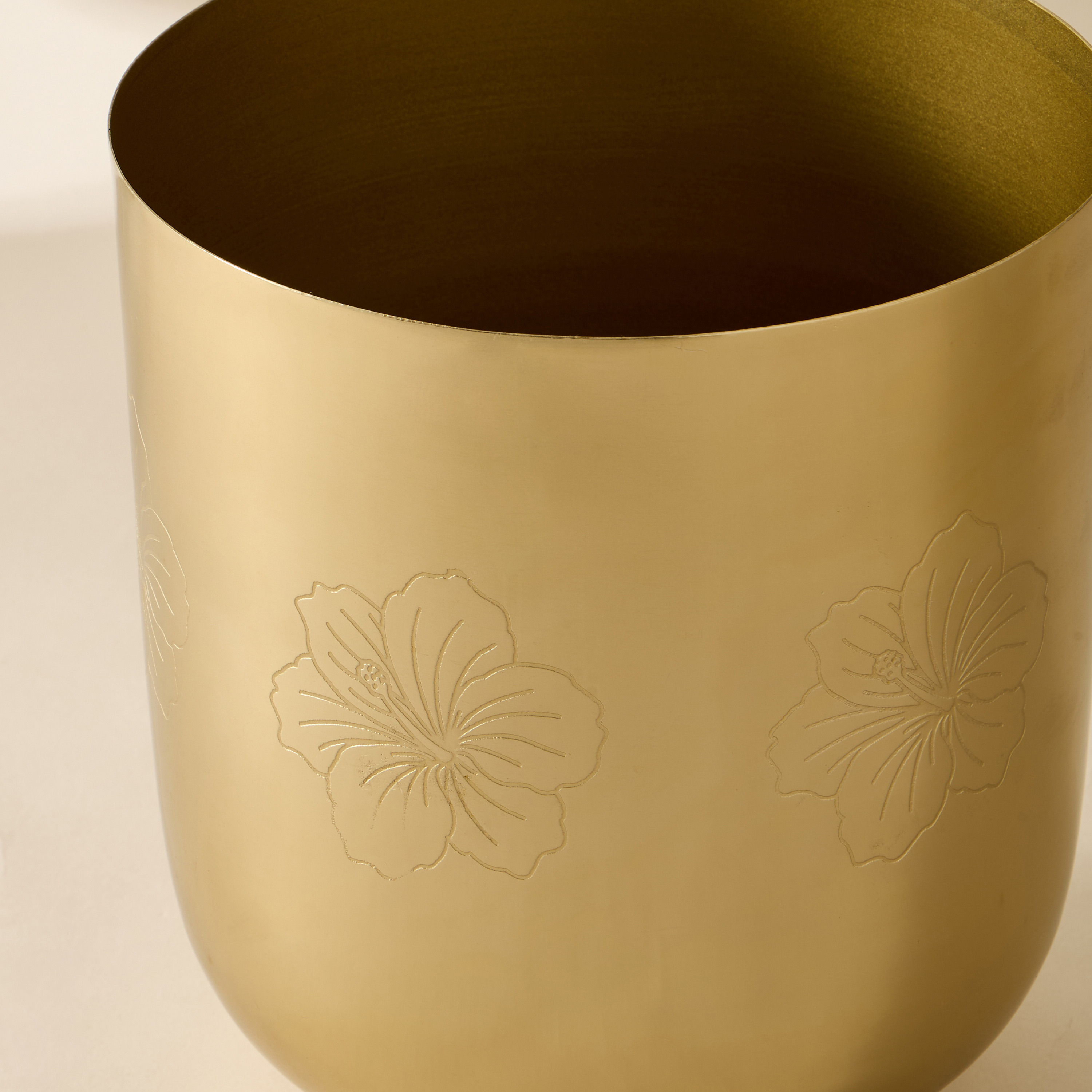 Hibiscus Engraved Metal Planter - 18x21 cms-household-gardenandoutdoor-trellisandstands-plantrisers-image-3