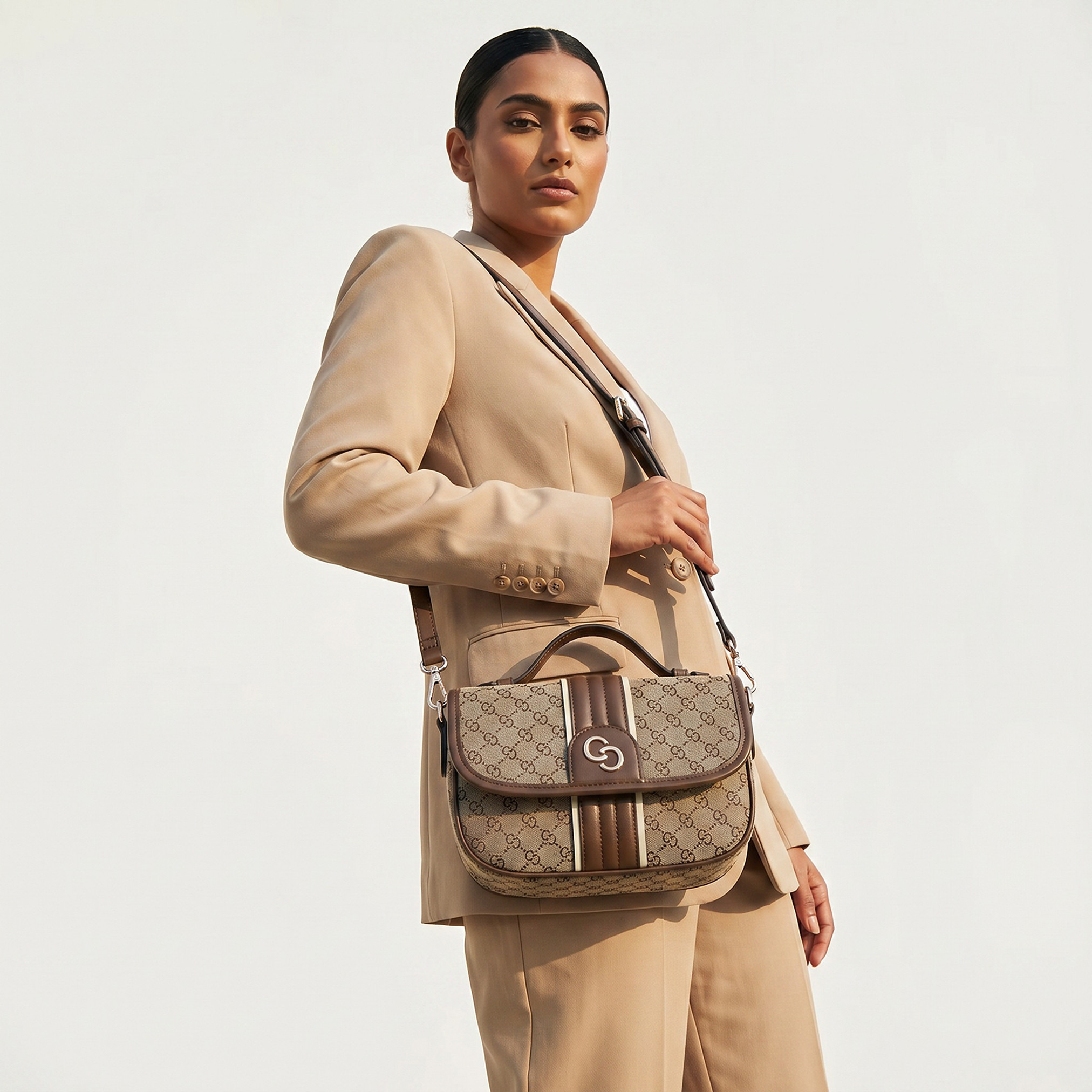 شنطة ساتشيل بملمس مونوجرام بارز وحزام قابل للفصل من سيليست-women-bagsandwallets-handbags-image-2