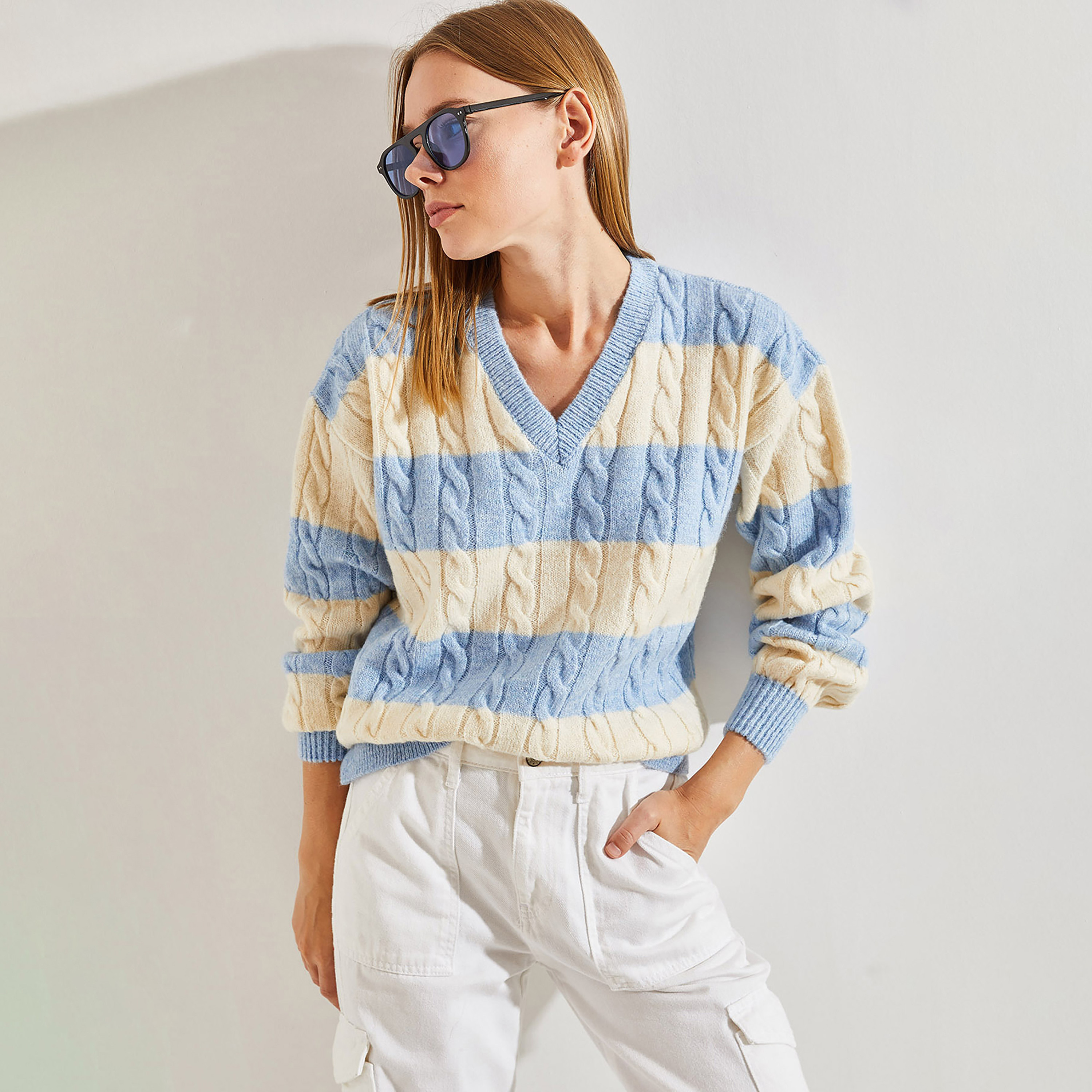 كنزة نسائية محبوكة بنمط كابل من بيانكو لوتشي-women-clothing-cardigansandjumpers-jumpers-image-7