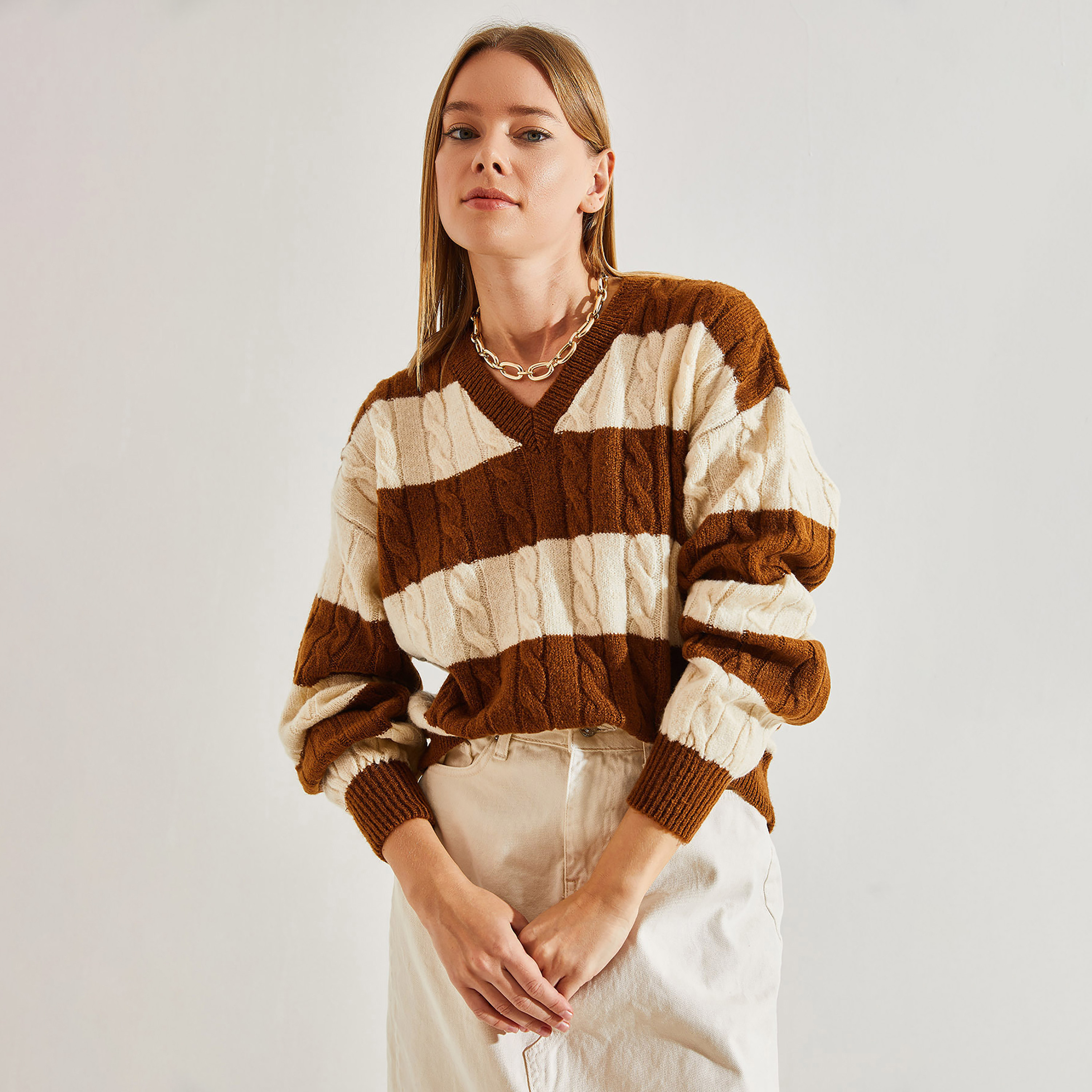 كنزة نسائية محبوكة بنمط كابل من بيانكو لوتشي-women-clothing-cardigansandjumpers-jumpers-image-1