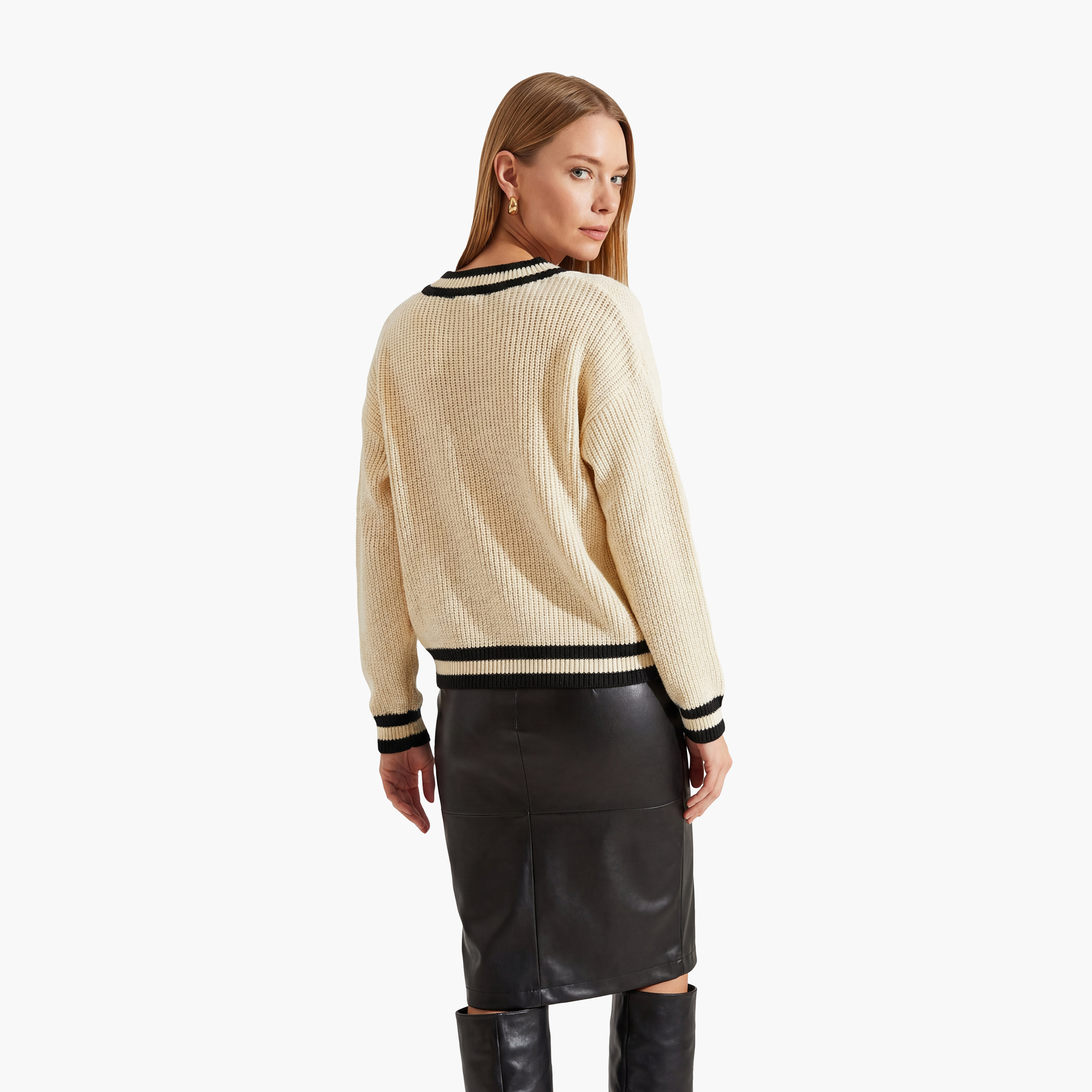 كنزة نسائي مضلع بأكمام كيب باللون الكريمي من بيانكو لوتشي-women-clothing-cardigansandjumpers-jumpers-image-2