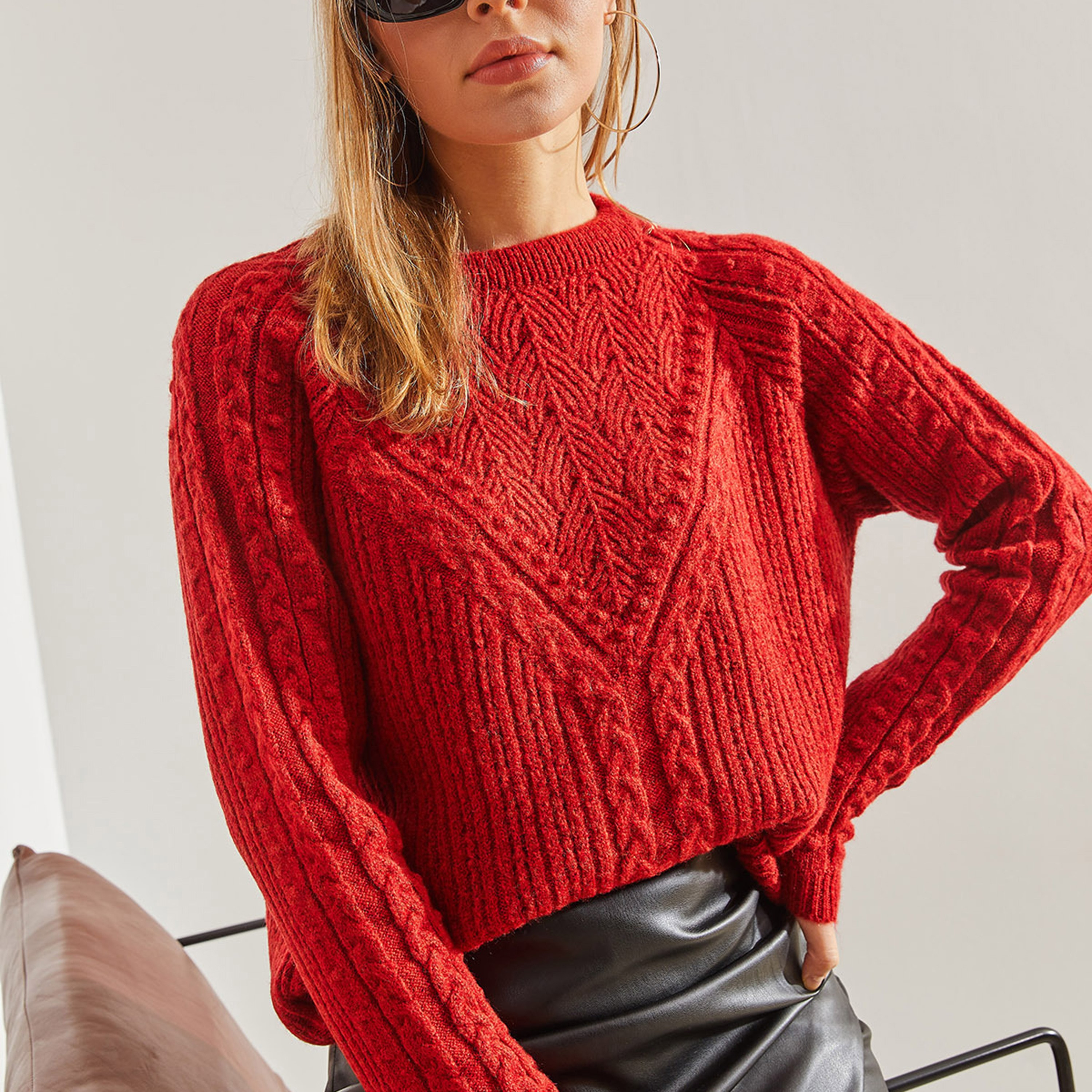 كنزة نسائية محبوكة بنمط كابل حمراء من بيانكو لوتشي-women-clothing-cardigansandjumpers-jumpers-image-1
