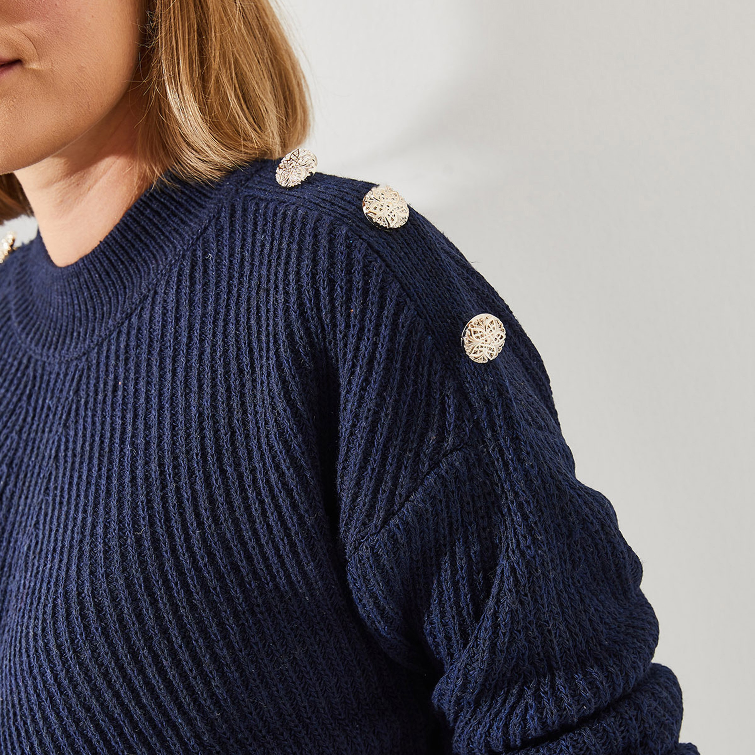 كنزة نسائي مضلع بأكمام منسدلة باللون الأزرق من بيانكو لوتشي-women-clothing-cardigansandjumpers-jumpers-image-1