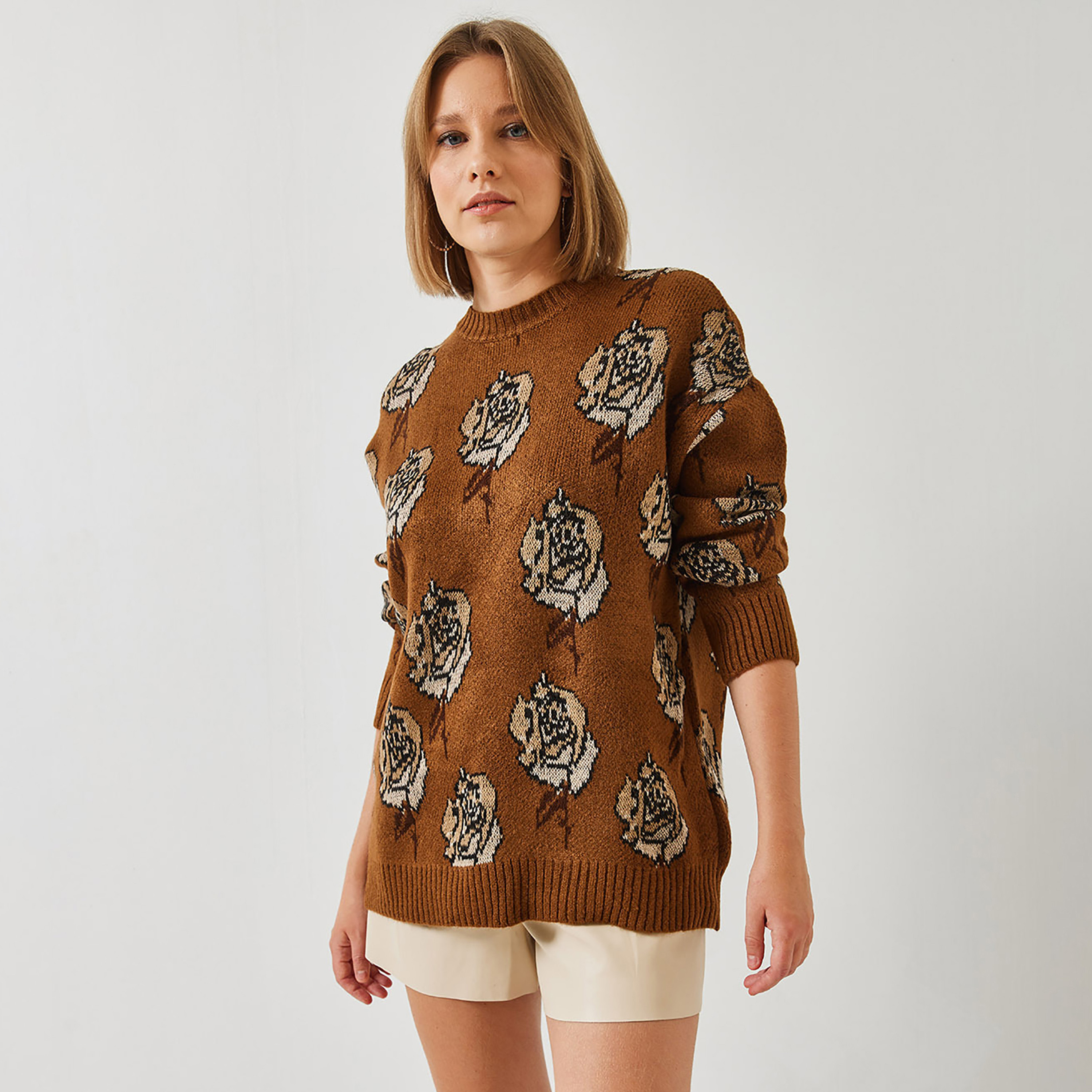 كنزة نسائي محبوك بنقشة زهور من بيانكو لوتشي-women-clothing-cardigansandjumpers-jumpers-image-4