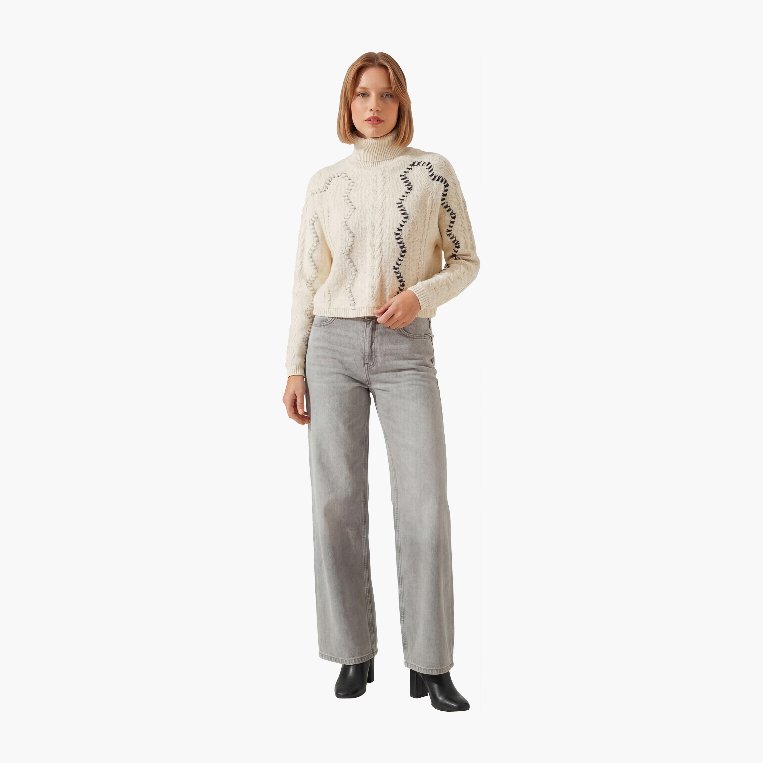 كنزة نسائي بياقة عالية ومحبوك بنمط ضفائر باللون الأبيض من بيانكو لوتشي-women-clothing-cardigansandjumpers-jumpers-image-3