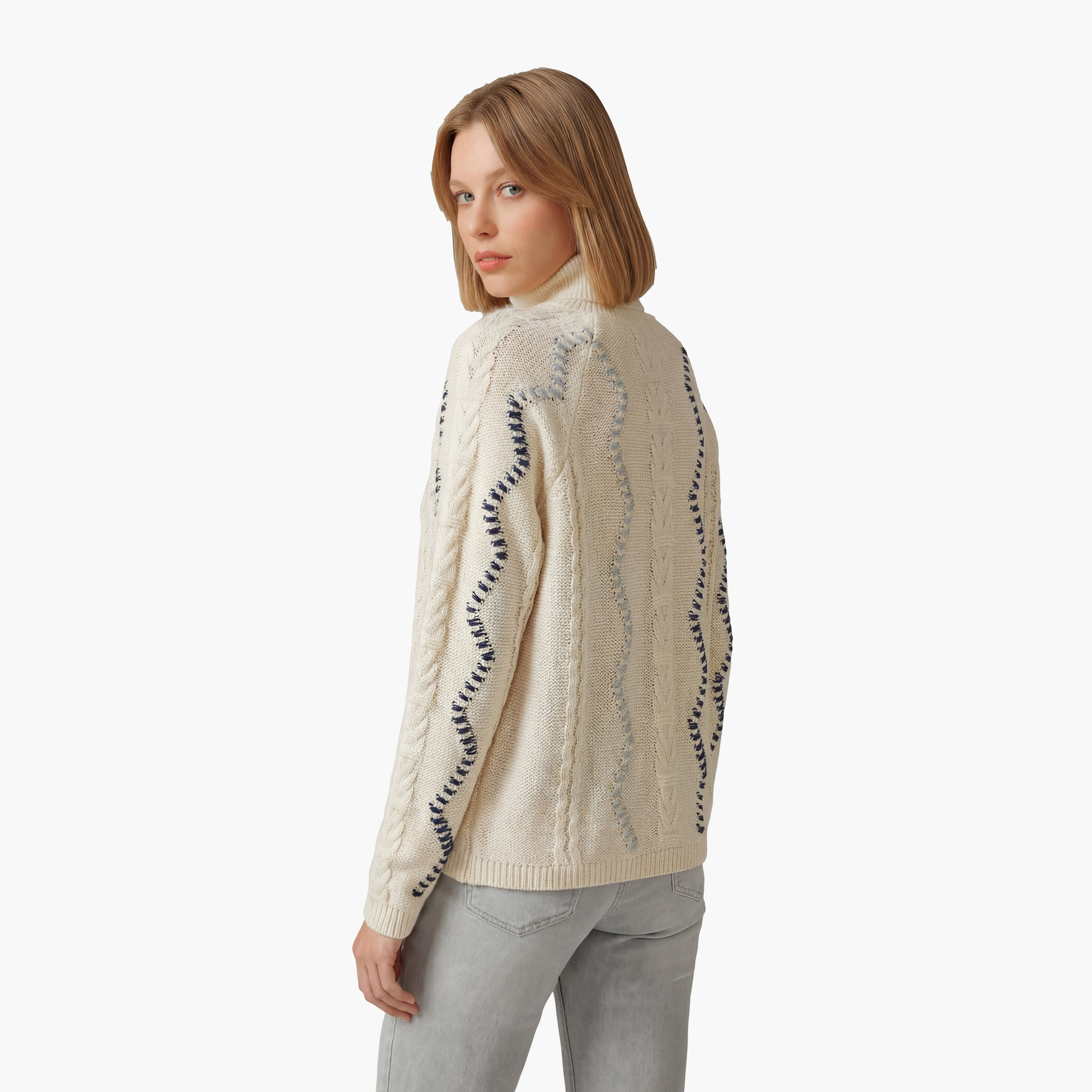 كنزة نسائي بياقة عالية ومحبوك بنمط ضفائر باللون الأبيض من بيانكو لوتشي-women-clothing-cardigansandjumpers-jumpers-image-2