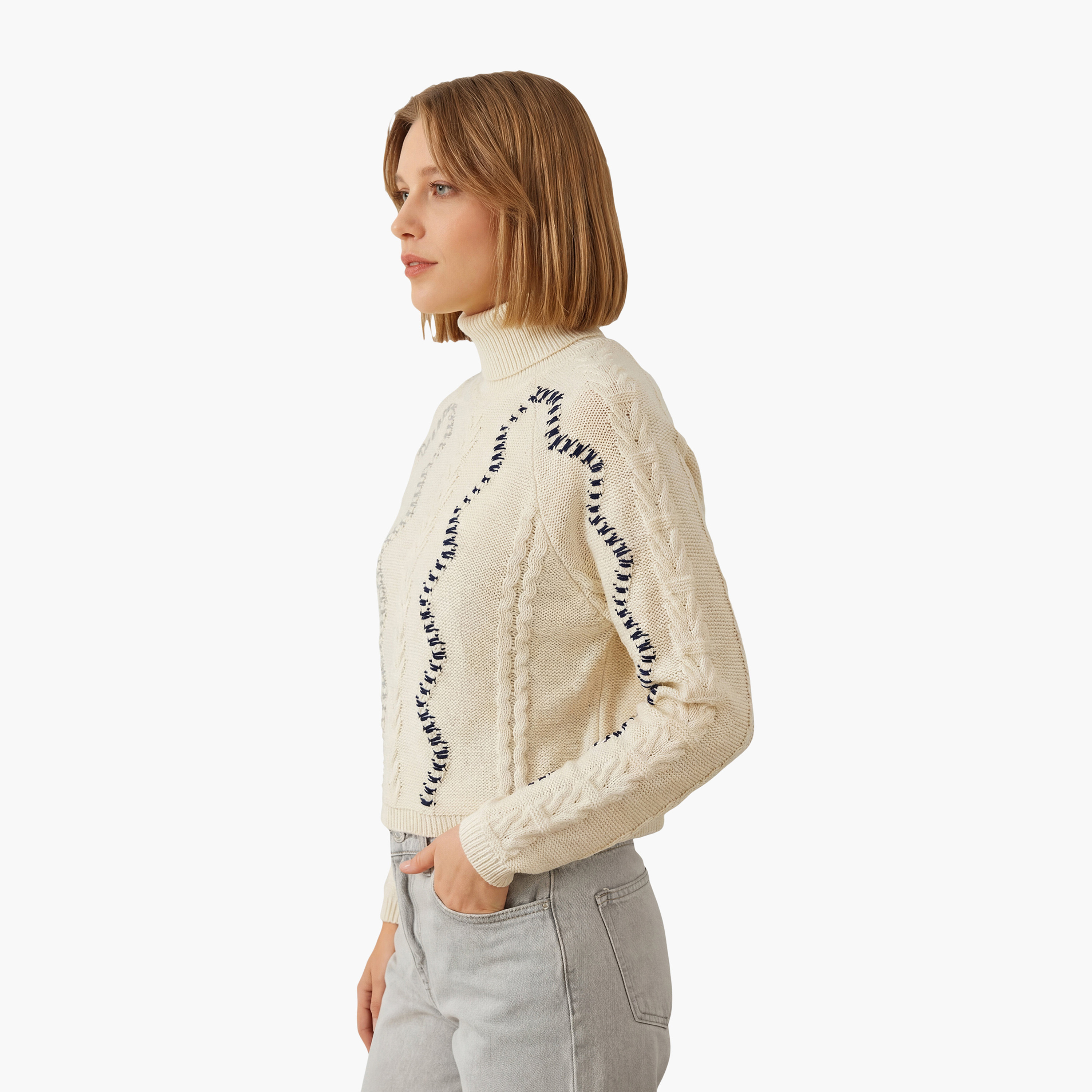 كنزة نسائي بياقة عالية ومحبوك بنمط ضفائر باللون الأبيض من بيانكو لوتشي-women-clothing-cardigansandjumpers-jumpers-image-1
