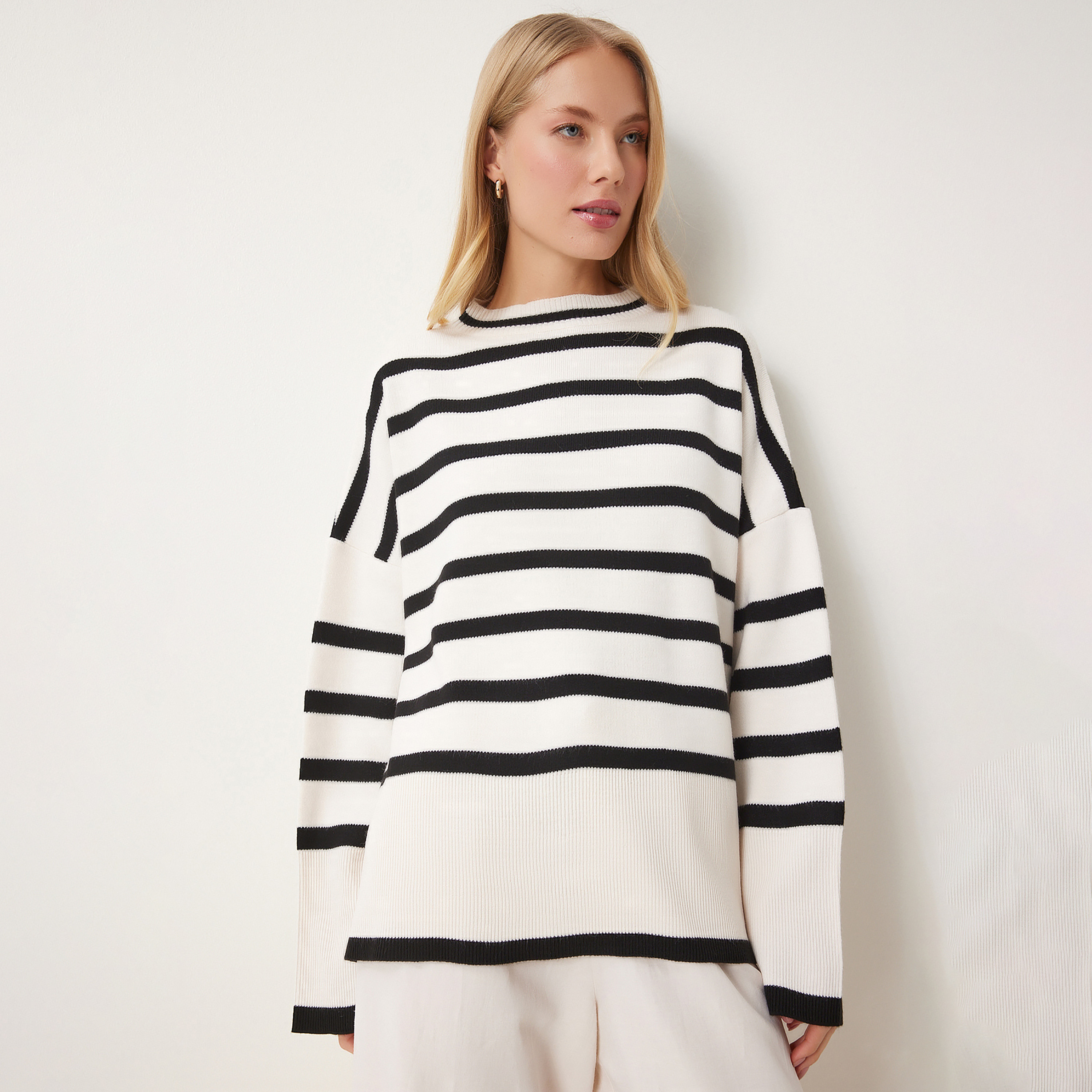 سعادة إسطنبول سترة نسائية بيضاء مخططة-women-clothing-cardigansandjumpers-jumpers-image-7