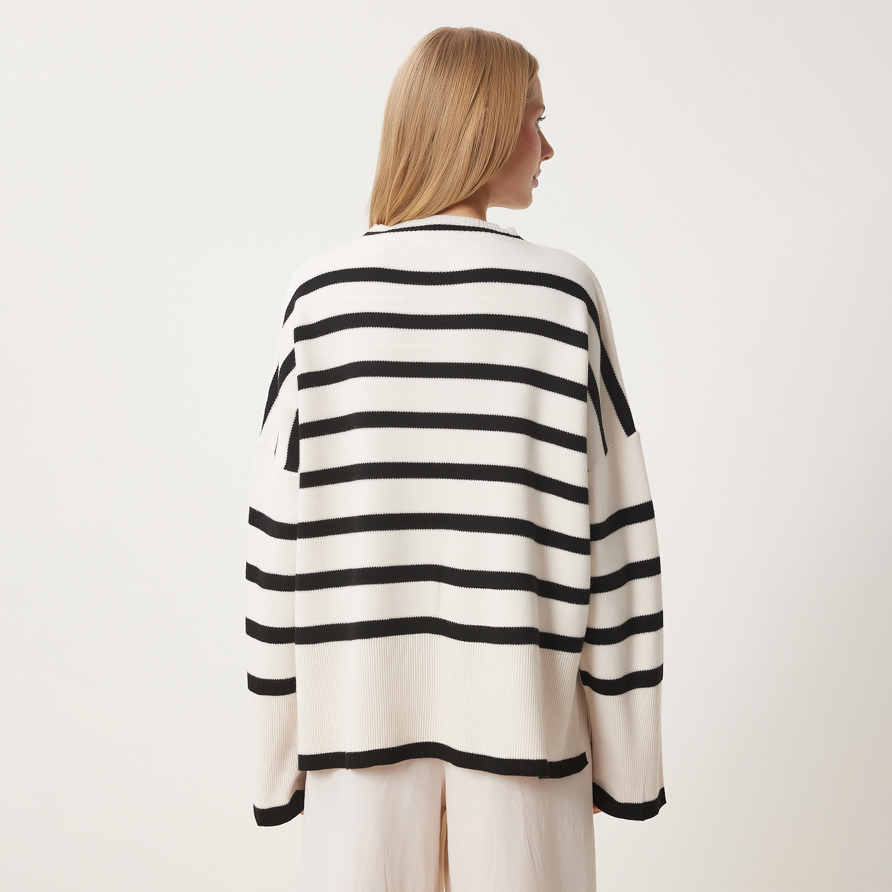 سعادة إسطنبول سترة نسائية بيضاء مخططة-women-clothing-cardigansandjumpers-jumpers-image-4