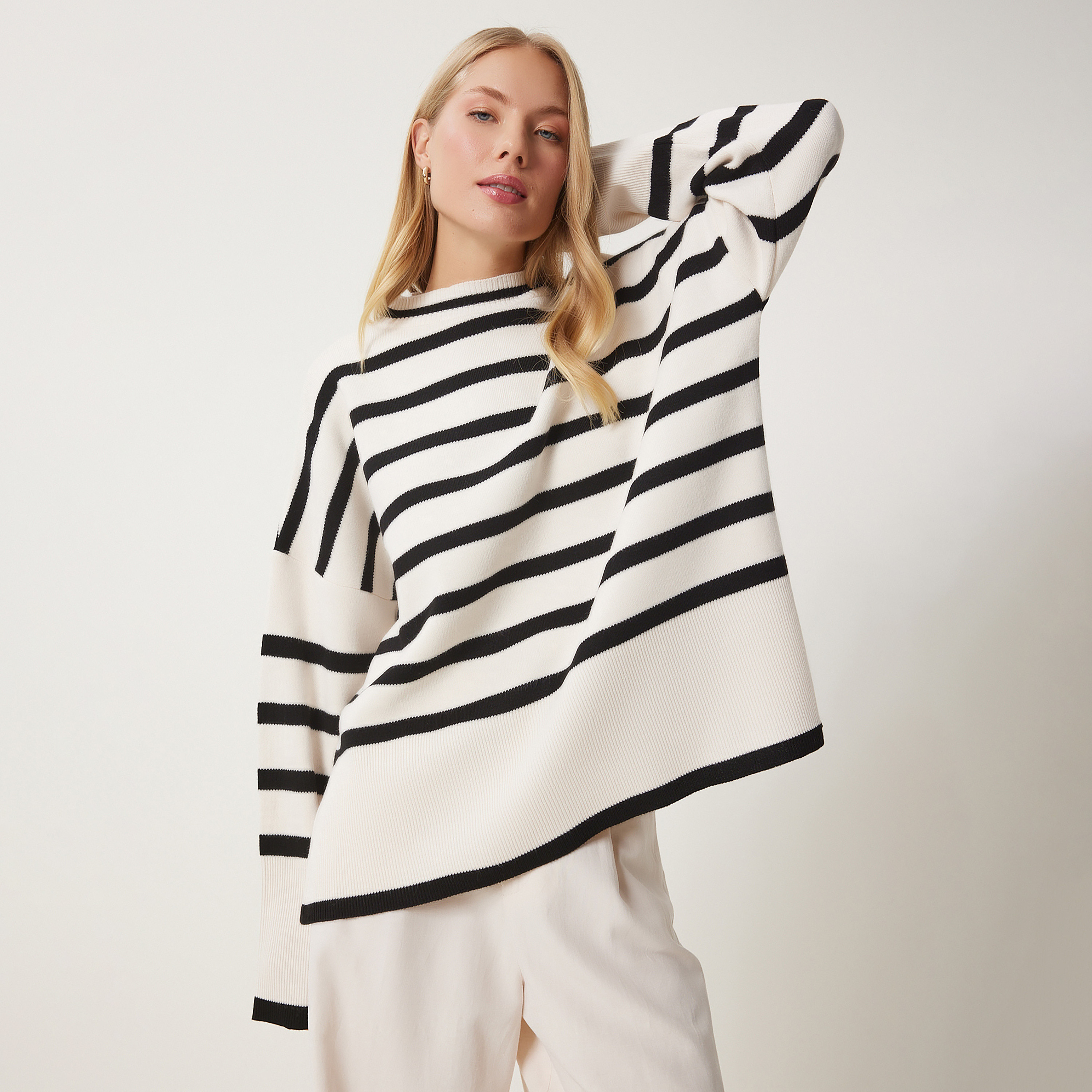 سعادة إسطنبول سترة نسائية بيضاء مخططة-women-clothing-cardigansandjumpers-jumpers-image-3