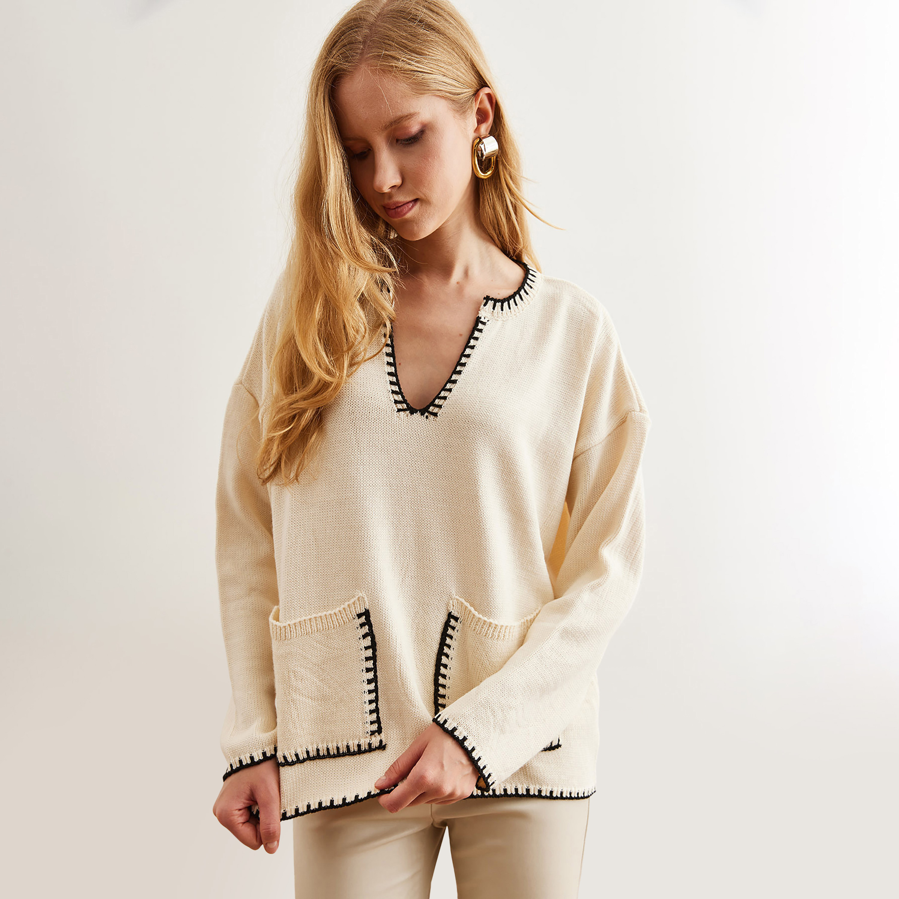 كنزة نسائي محبوك بأكمام منسدلة باللون الكريمي من أولالوك-women-clothing-cardigansandjumpers-jumpers-image-3