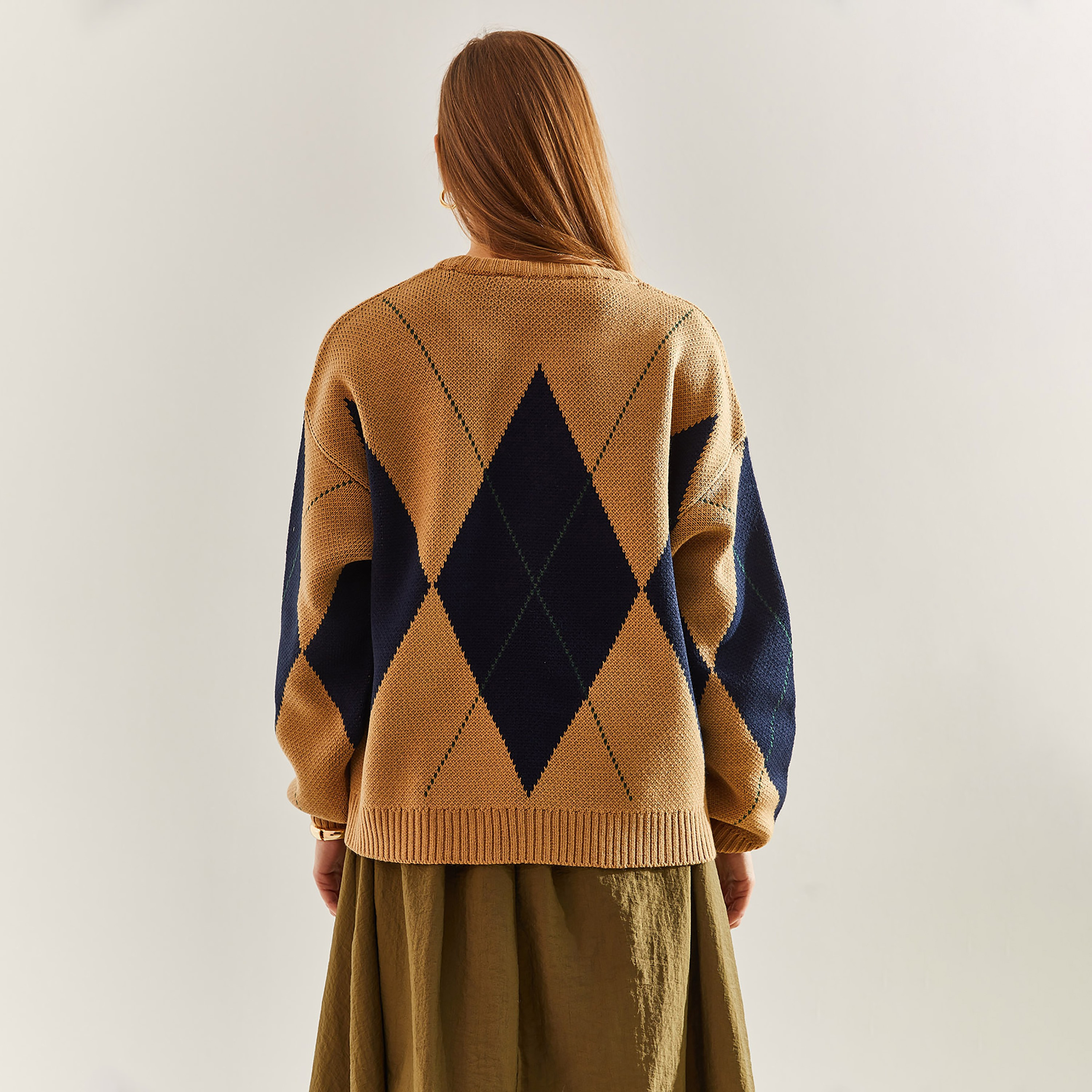 كنزة نسائي بنقشة المعينات وأكمام منسدلة باللون البني من بيانكو لوتشي-women-clothing-cardigansandjumpers-jumpers-image-2