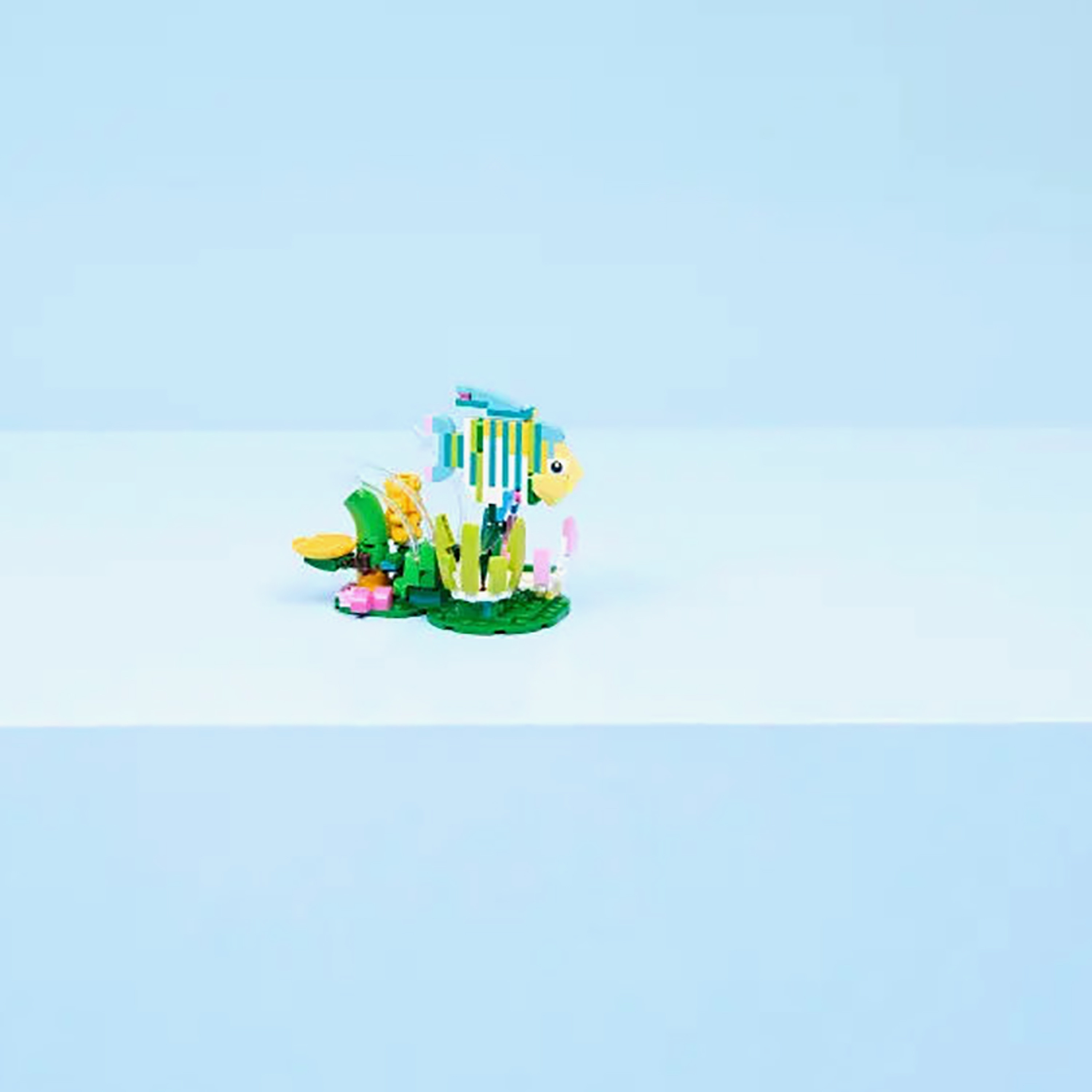 LEGO Creator 3 in1 Wild Animals: Colourful Hummingbird Decor 31384-toys-buildingblocks-blocks-image-5