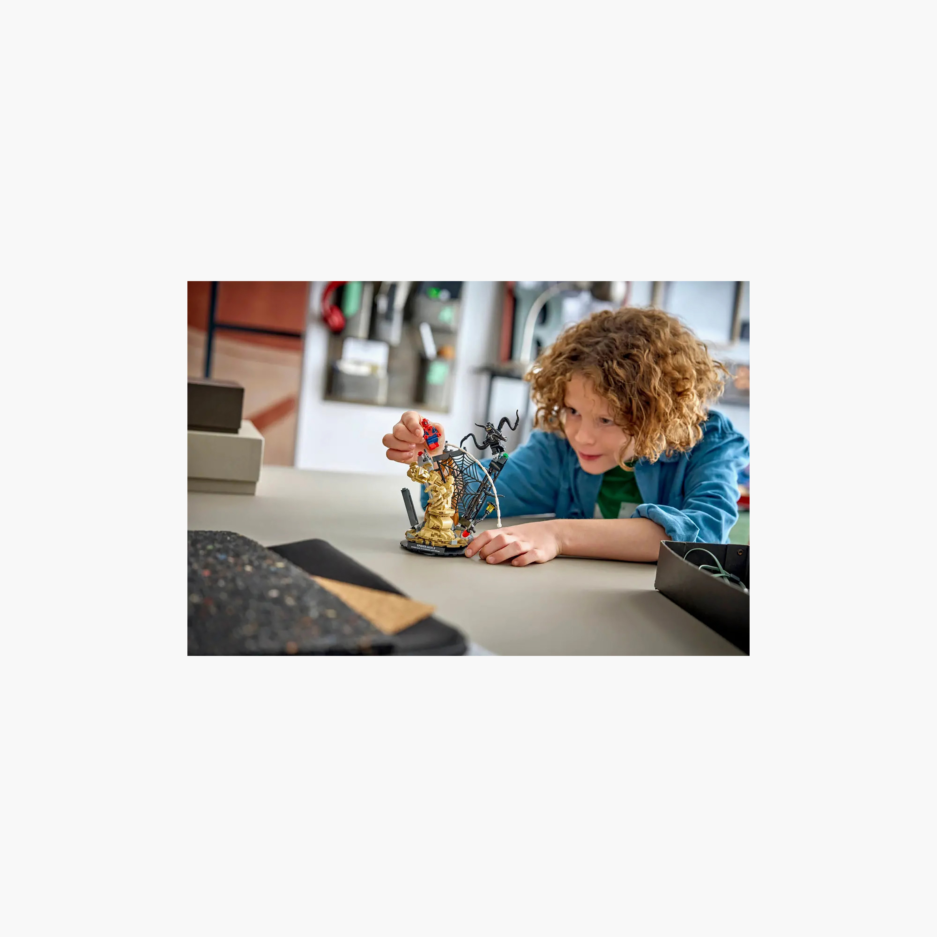 LEGO ǀ Marvel Epic Battle: Spider-Man vs. Sandman 76334-toys-buildingblocks-blocks-image-6