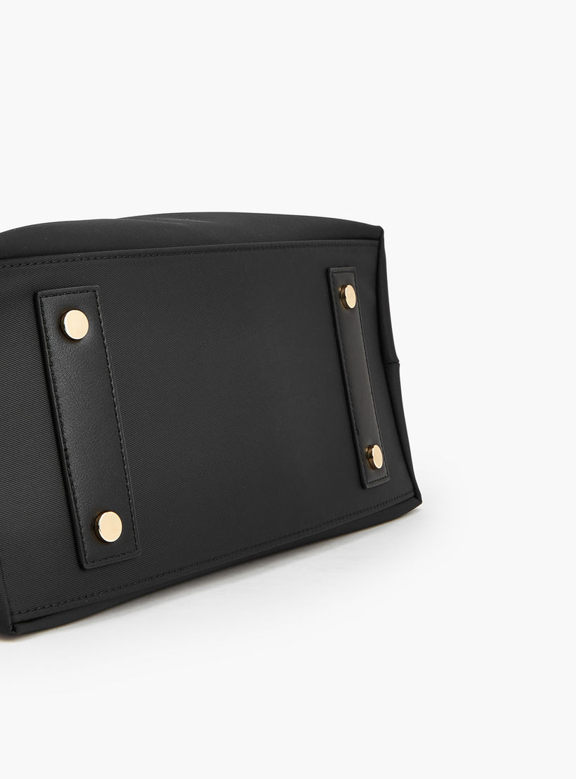 شنطة توتي بتفاصيل سلسلة ومقبض مزدوج من سيليست-women-bagsandwallets-handbags-image-7
