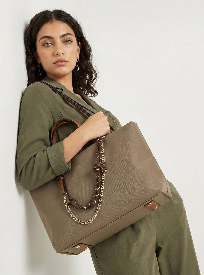 شنطة توتي بتفاصيل سلسلة ومقبض مزدوج من سيليست-women-bagsandwallets-handbags-image-2