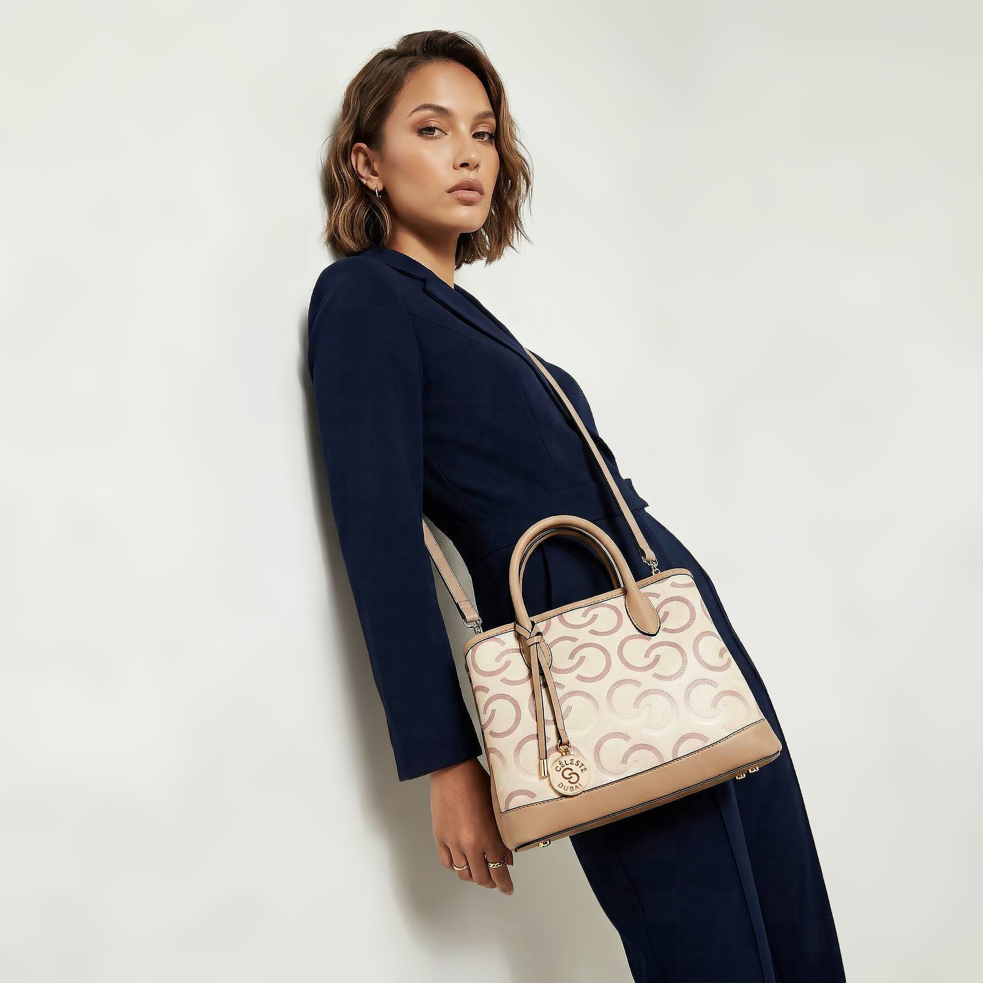 شنطة توتي بطبعات مونوجرام ومقبض مزدوج من سيليست-women-bagsandwallets-handbags-image-2