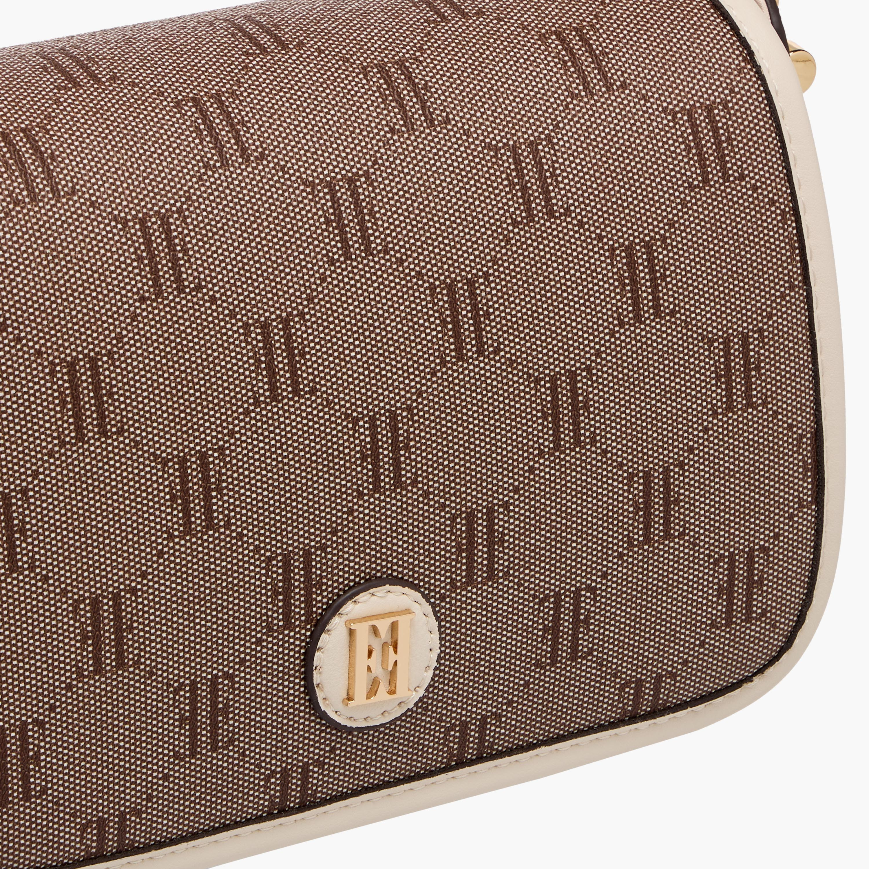 شنطة كروس بودي بتصميم مونوجرام وحزام قابل للفصل من إيل-women-bagsandwallets-handbags-image-4