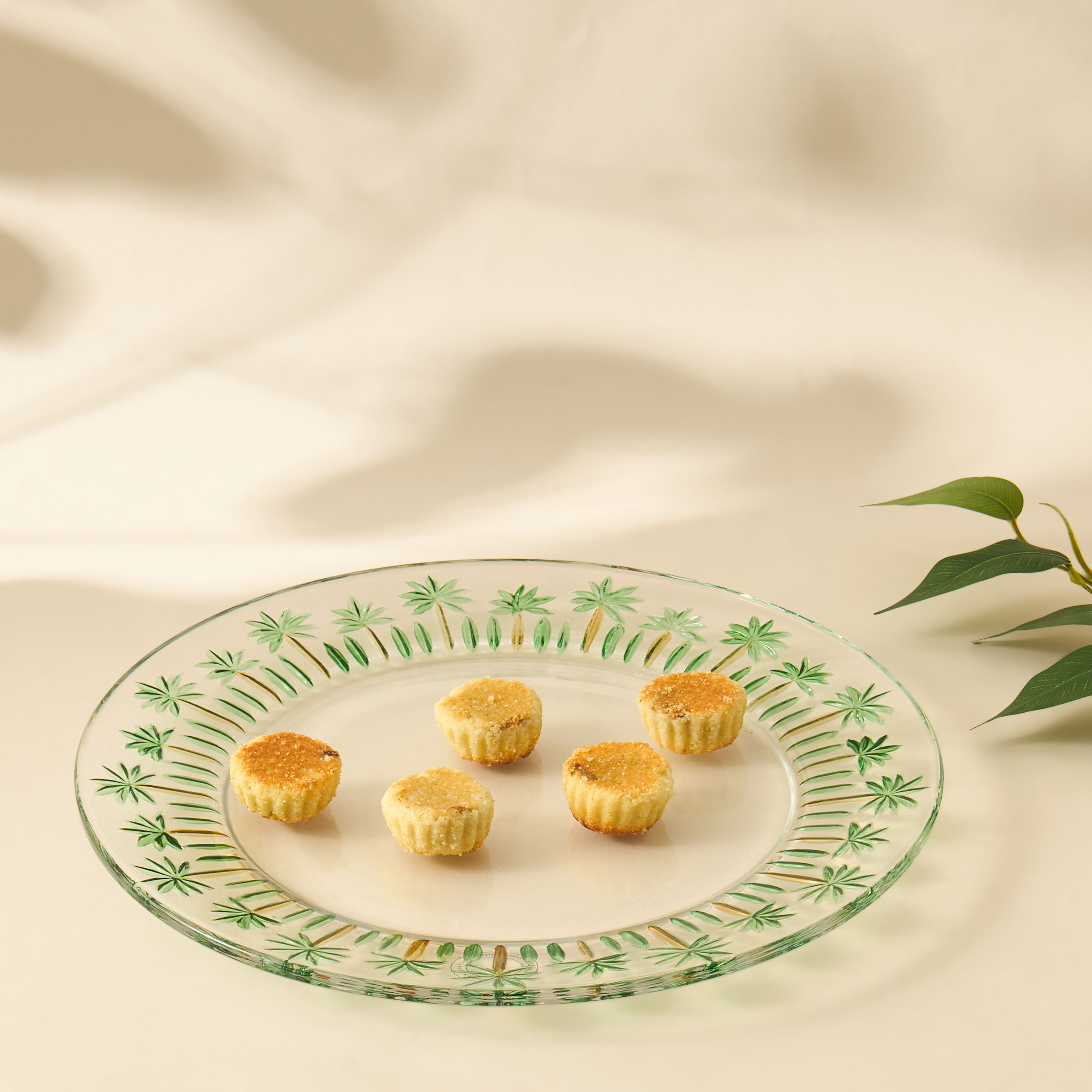 Palm Tree Print Glass Plate - 26 cms-household-dining-dinnerware-plates-image-1