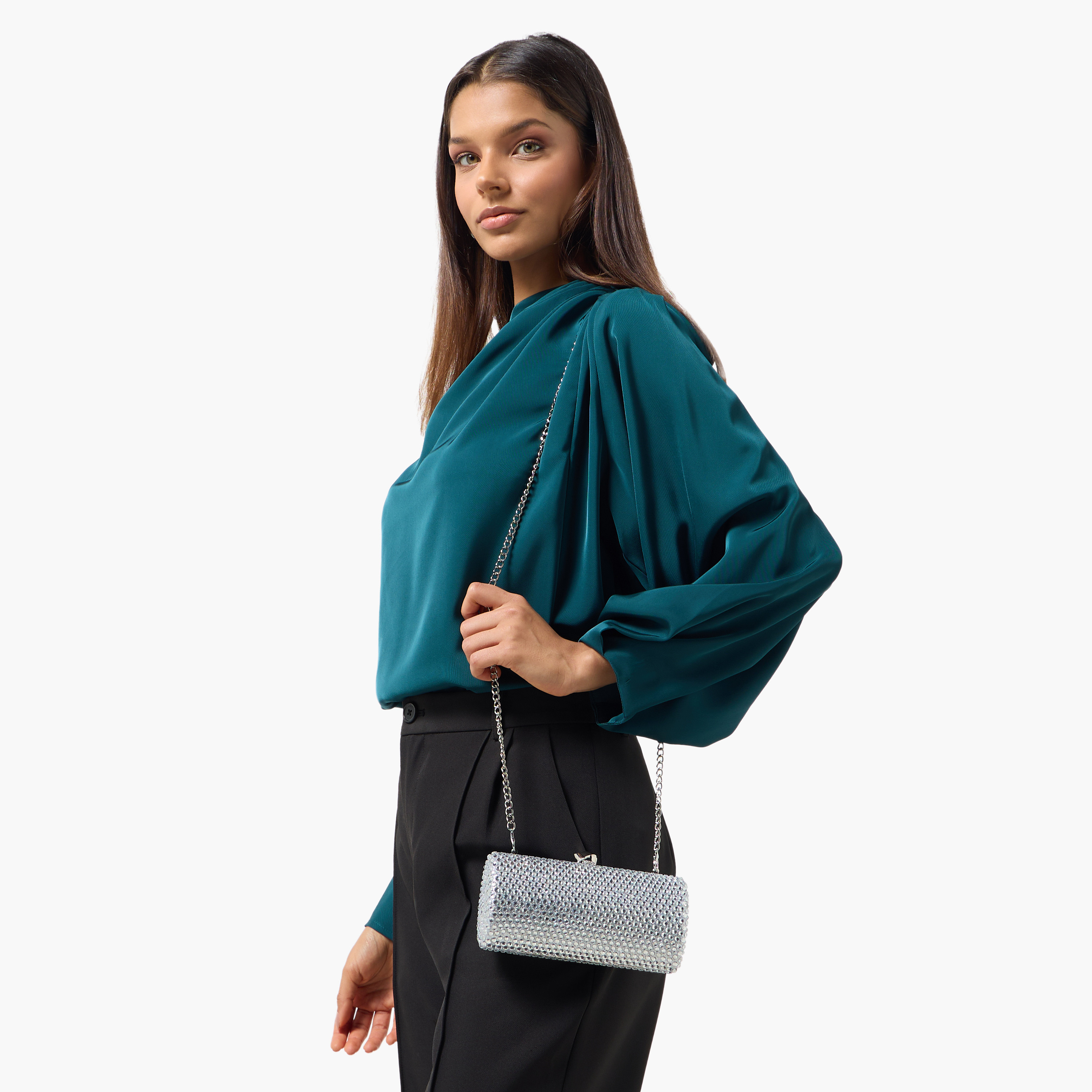 شنطة كلاتش مزينة بحزام سلسلة قابل للفصل من ساشا-women-bagsandwallets-handbags-image-2