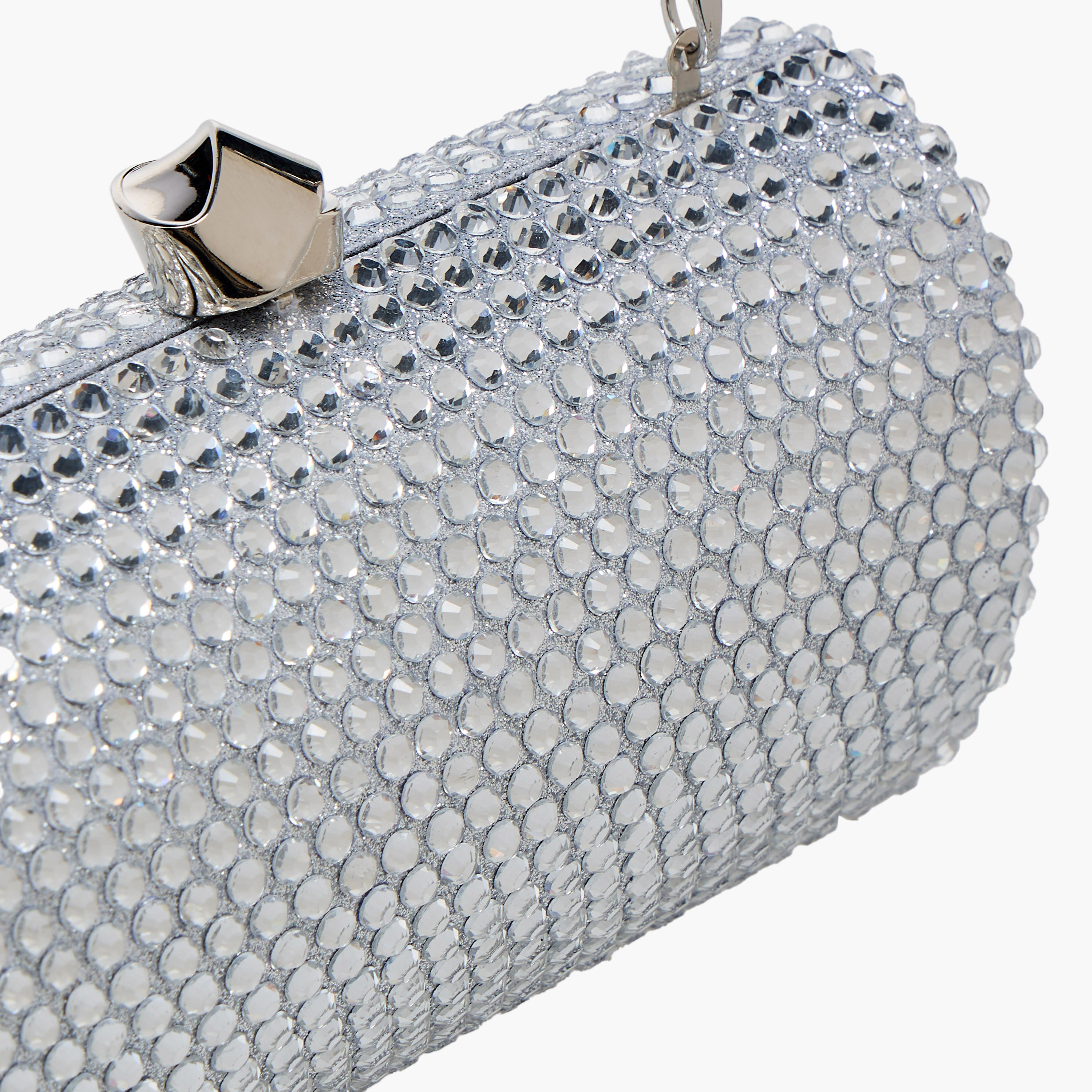 شنطة كلاتش مزينة بحزام سلسلة قابل للفصل من ساشا-women-bagsandwallets-handbags-image-5