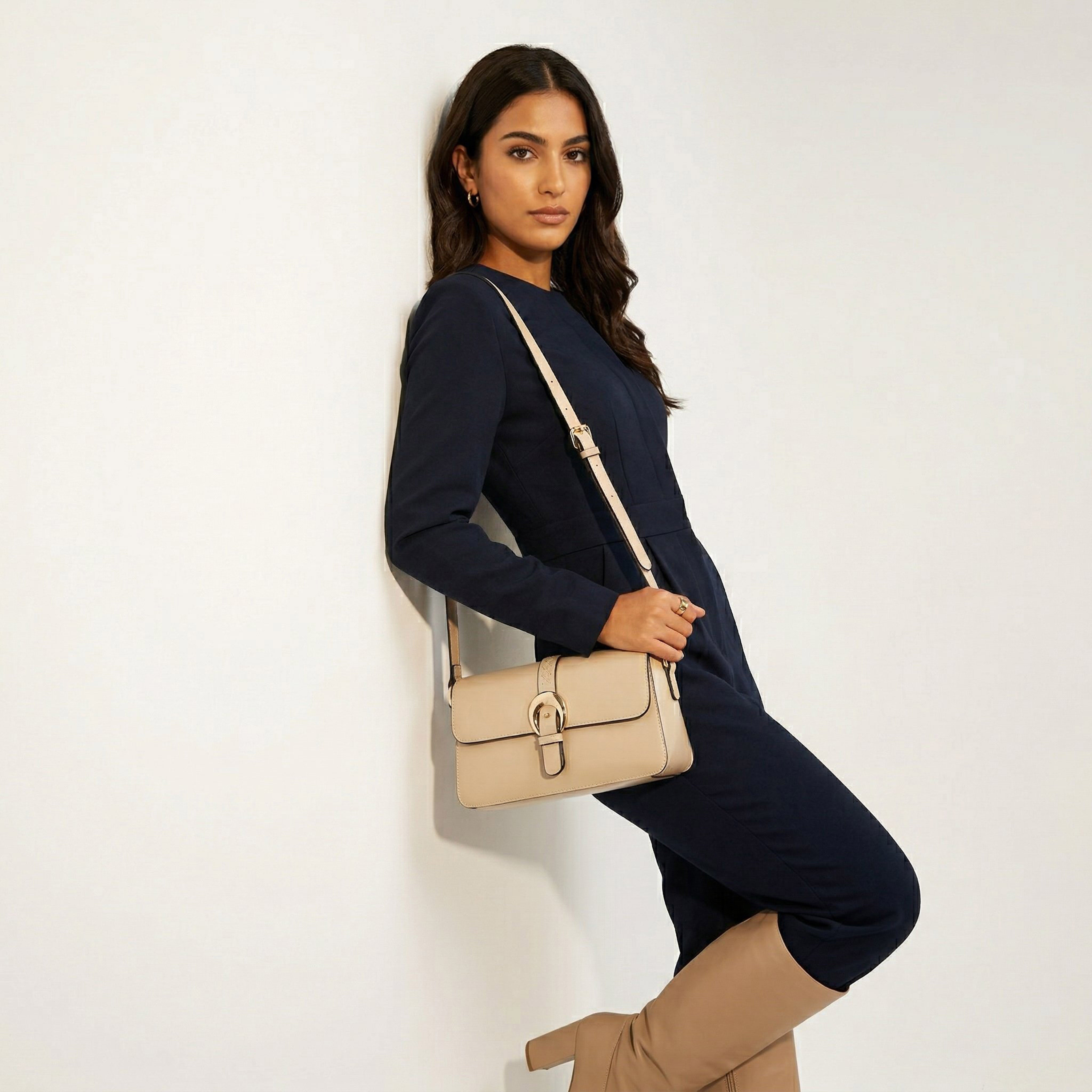 شنطة كروس بودي بإبزيم وحزام قابل للتعديل من بابريكا-women-bagsandwallets-handbags-image-2