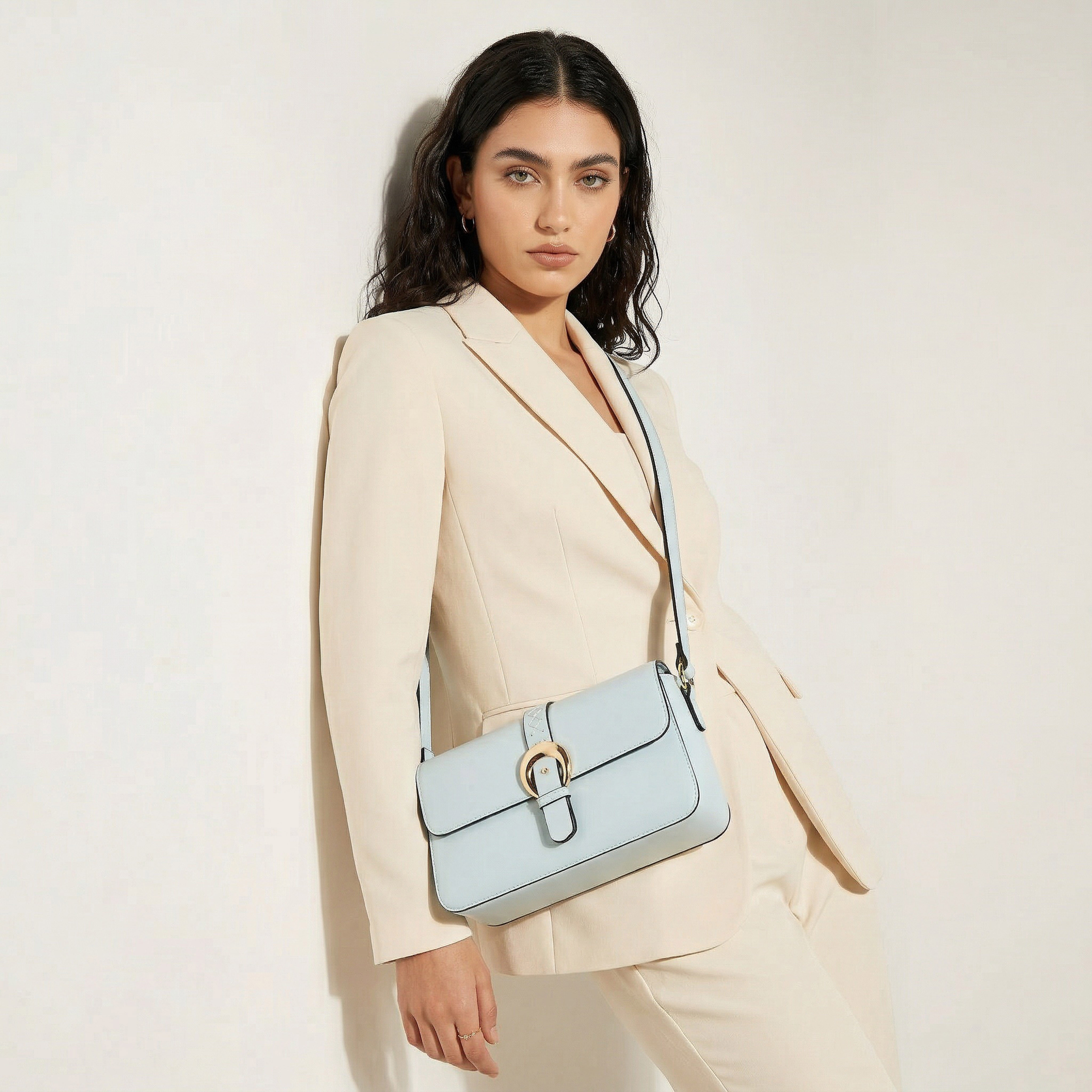 شنطة كروس بودي بإبزيم وحزام قابل للتعديل من بابريكا-women-bagsandwallets-handbags-image-2