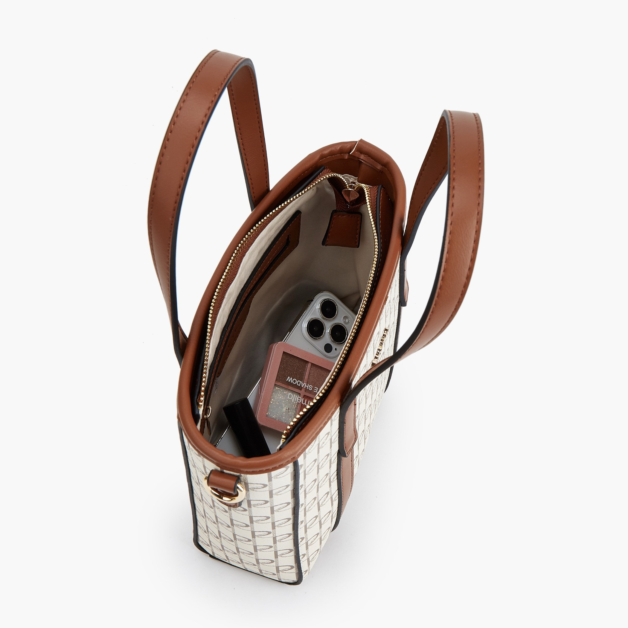 شنطة توتي بحزام قابل للفصل وطبعات مونوجرام من بابريكا-women-bagsandwallets-handbags-image-8