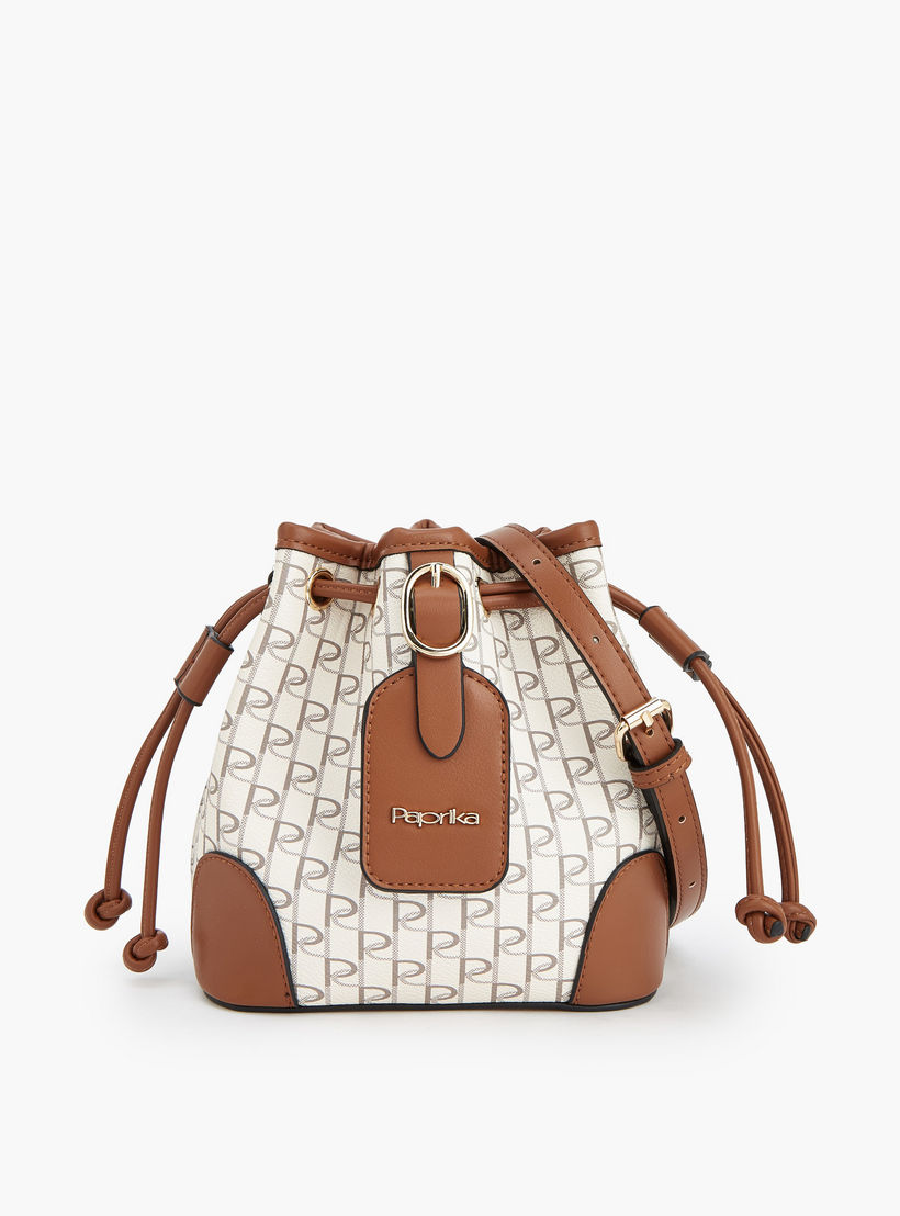 شنطة دلو برباط إغلاق وطبعات مونوجرام من بابريكا-women-bagsandwallets-handbags-image-1