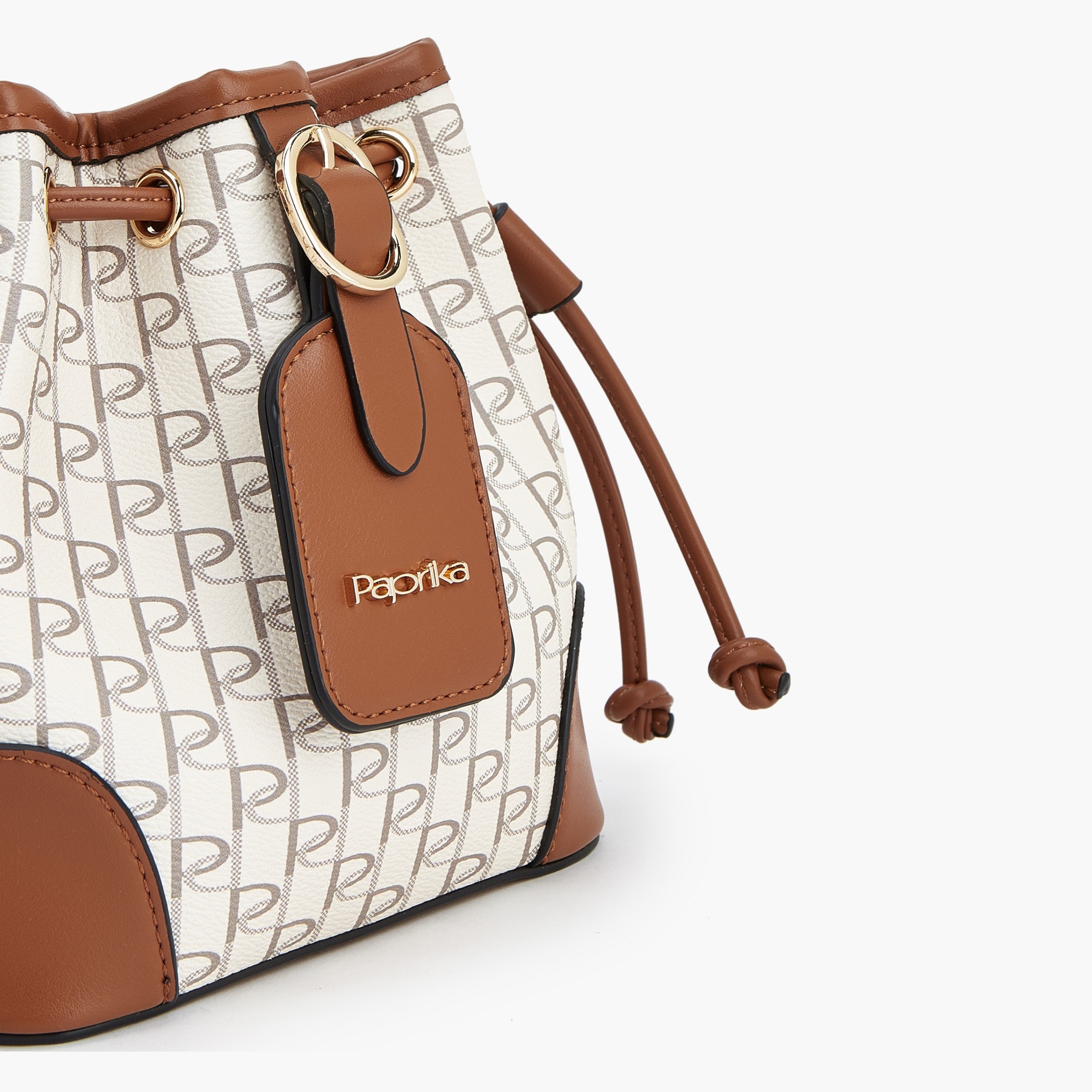 شنطة دلو برباط إغلاق وطبعات مونوجرام من بابريكا-women-bagsandwallets-handbags-image-5