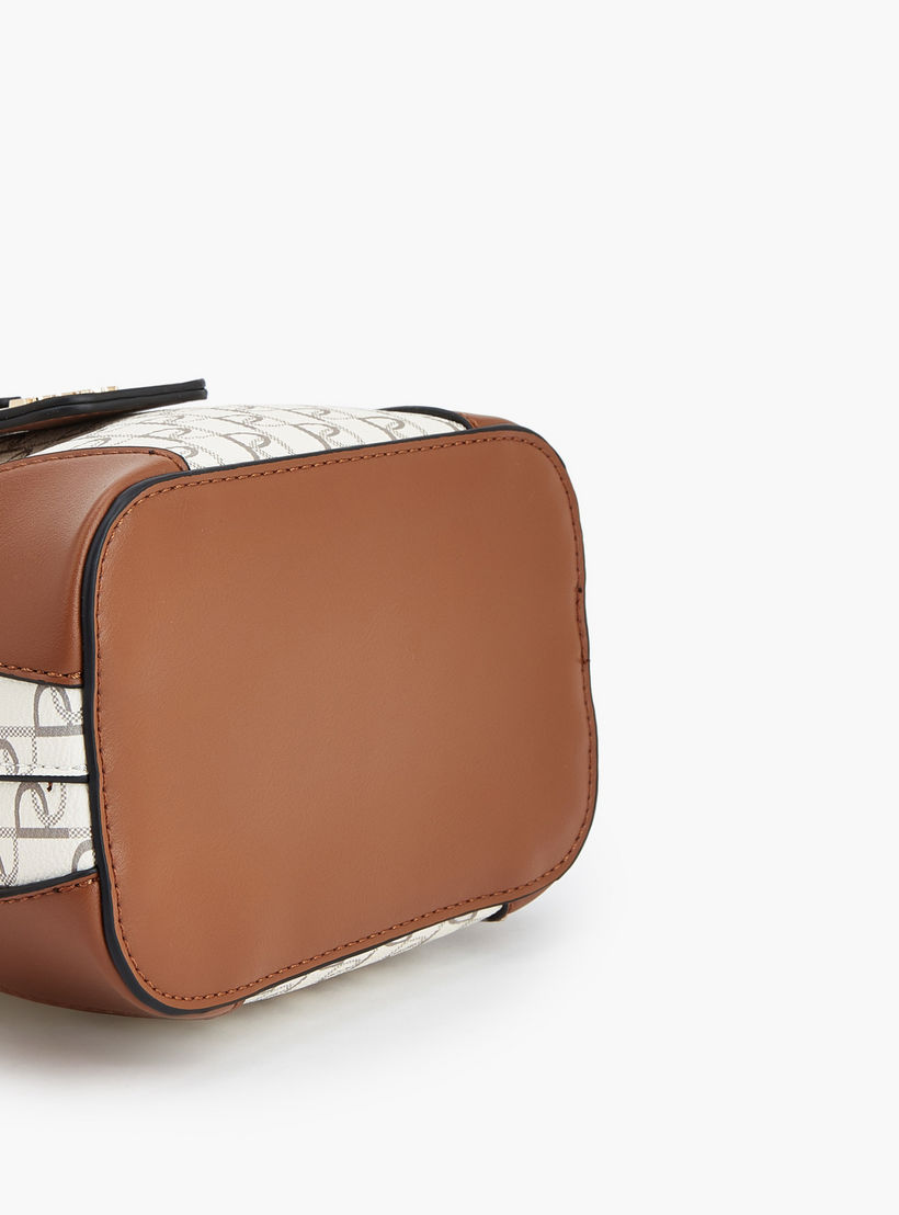 شنطة دلو برباط إغلاق وطبعات مونوجرام من بابريكا-women-bagsandwallets-handbags-image-7