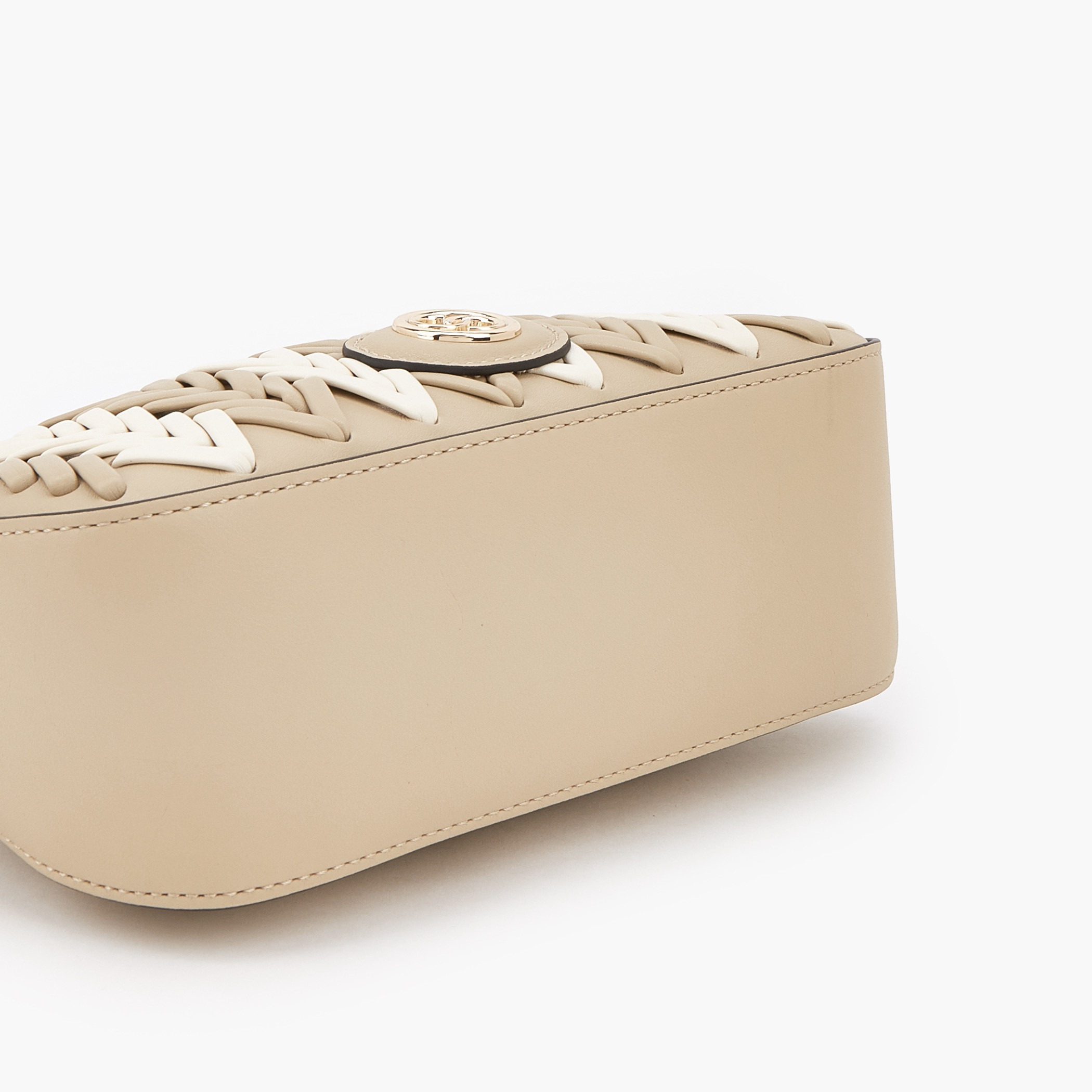 شنطة كروس بودي بتفاصيل مجدولة وسحّاب إغلاق من سيليست-women-bagsandwallets-handbags-image-5
