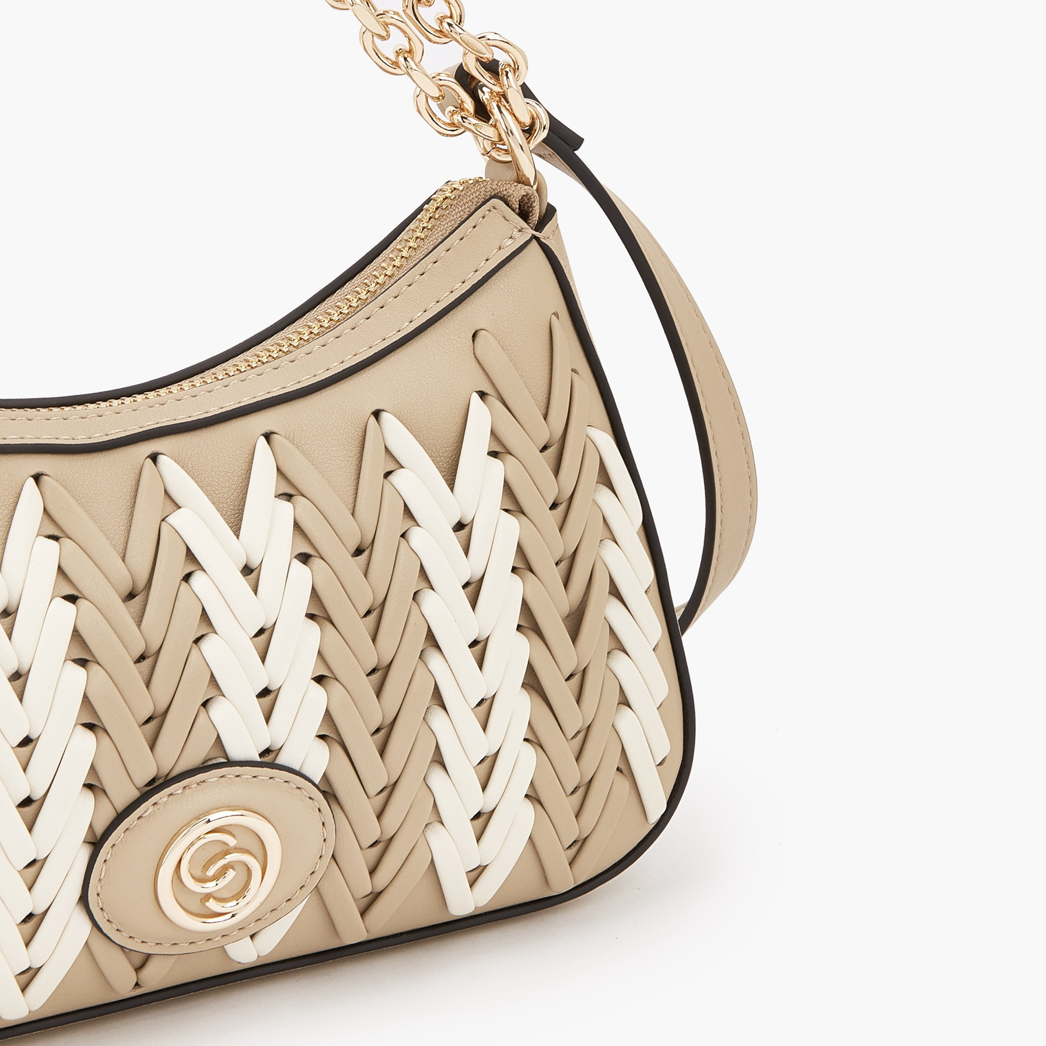 شنطة كروس بودي بتفاصيل مجدولة وسحّاب إغلاق من سيليست-women-bagsandwallets-handbags-image-7