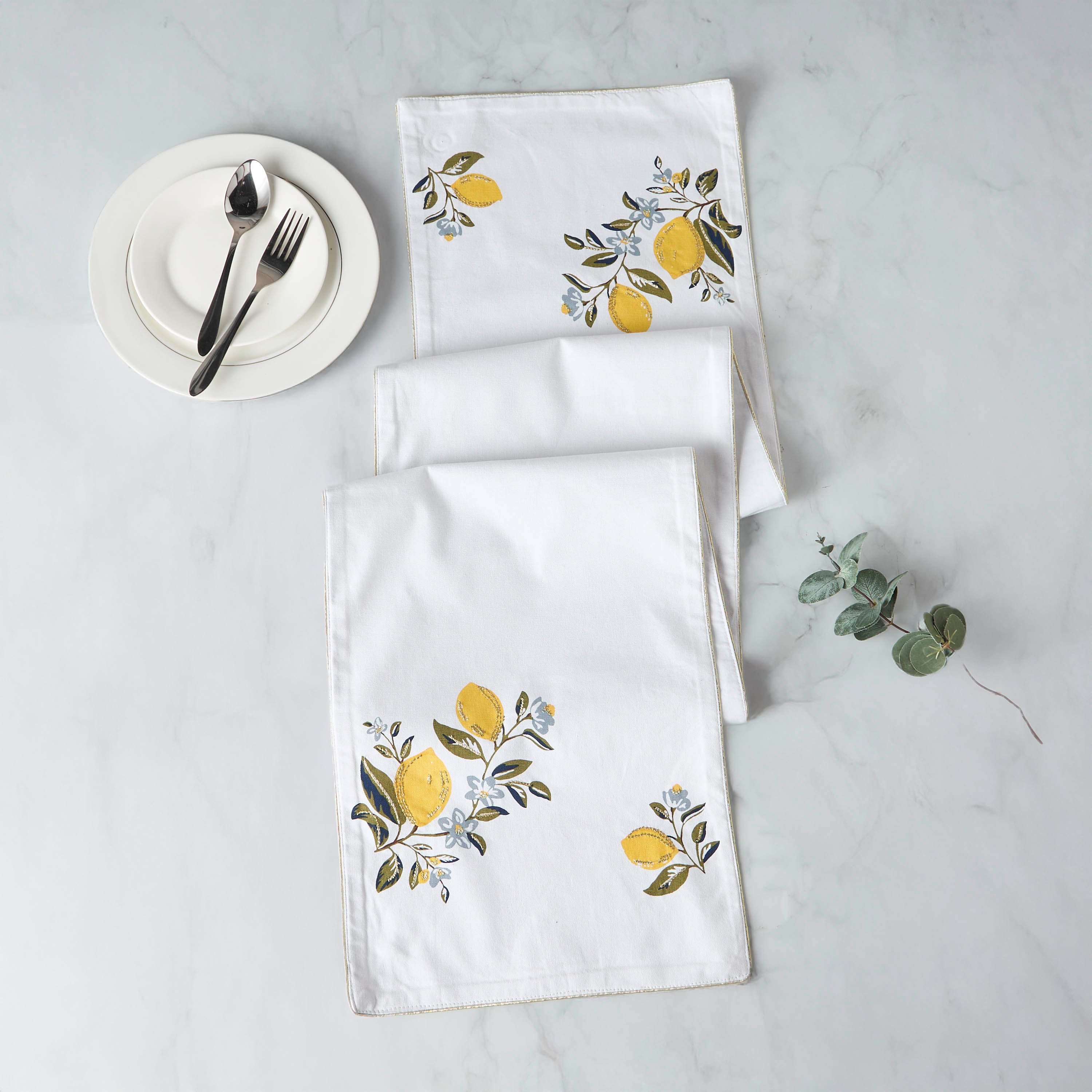 مفرش طاولة بطبعات ليمون - 180×33 سم-household-dining-tablelinen-runnersandtablecovers-image-2