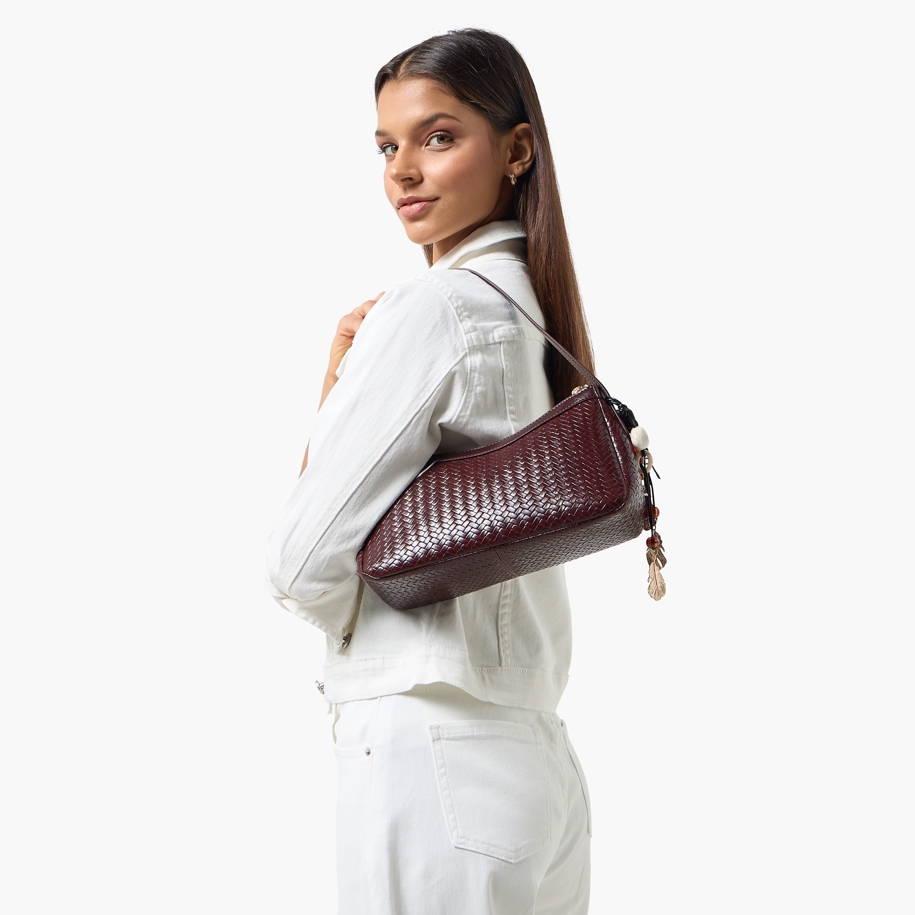 شنطة كتف بملمس مموج بارز وسحاب إغلاق من ساشا-women-bagsandwallets-handbags-image-2