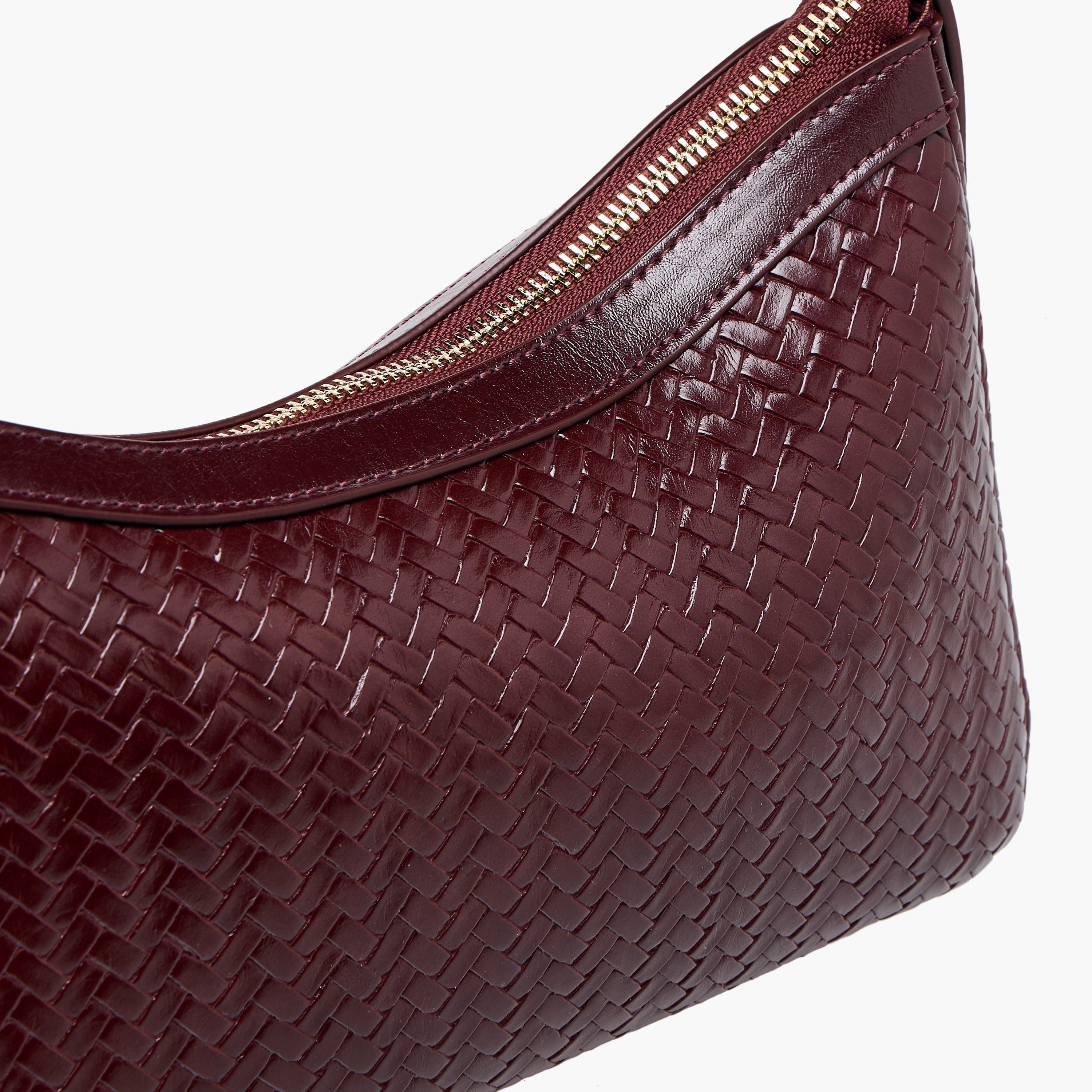 شنطة كتف بملمس مموج بارز وسحاب إغلاق من ساشا-women-bagsandwallets-handbags-image-5
