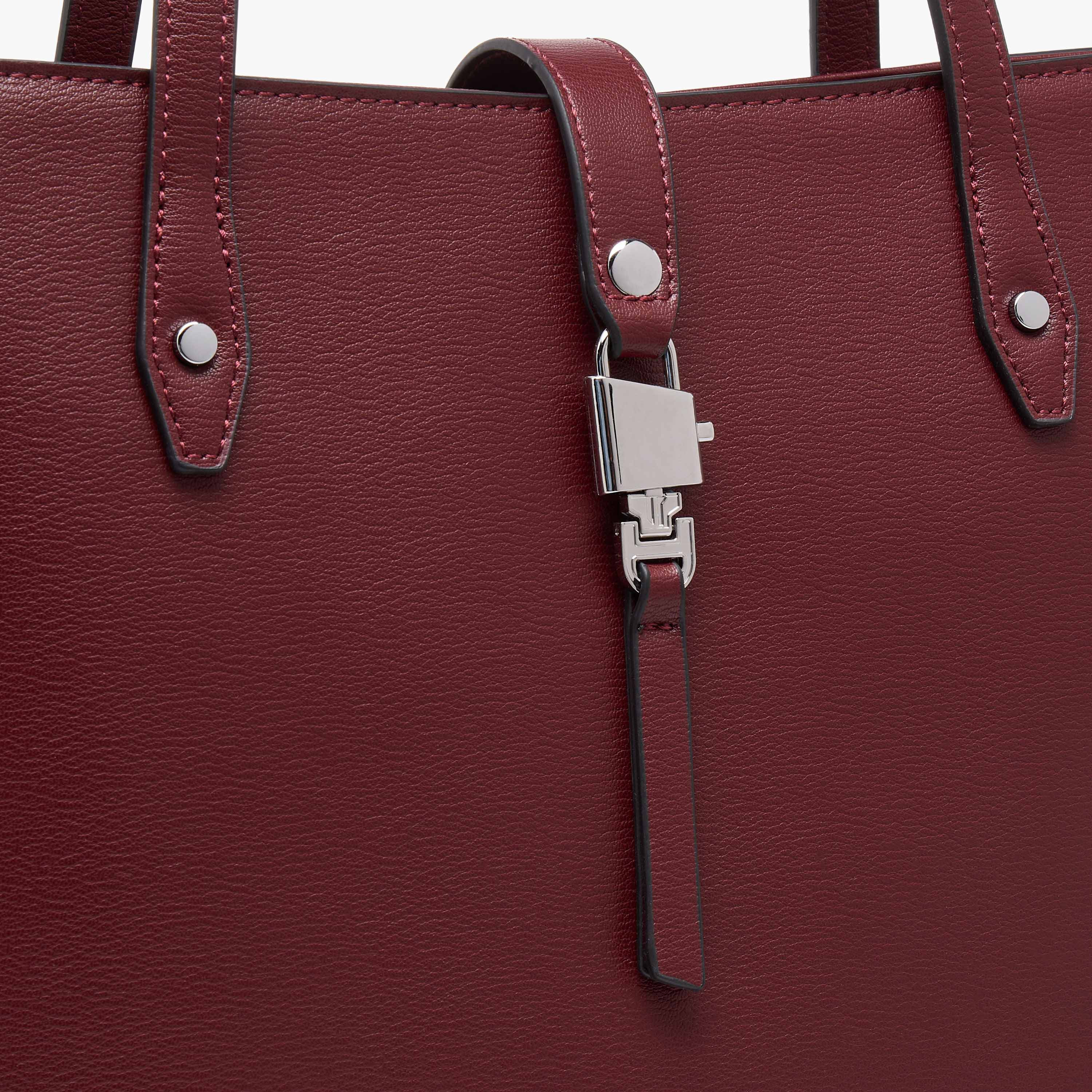 شنطة توتي سادة بمقابض مزدوجة من ساشا-women-bagsandwallets-handbags-image-5