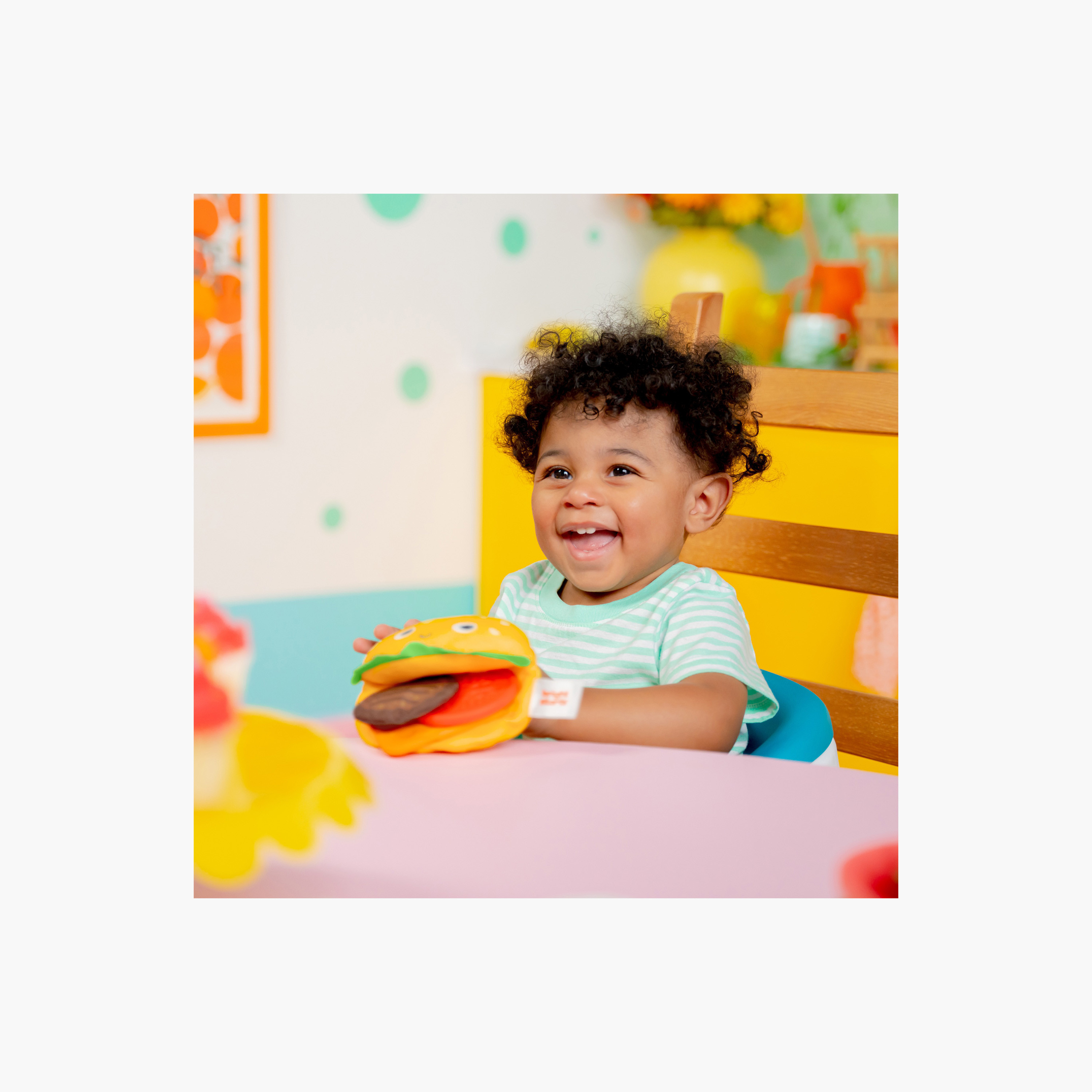 لعبة عضاضة على شكل برجر بالجبنة من برايت ستارتس-baby-bathandcare-oralcare-teethanddentalcare-image-8