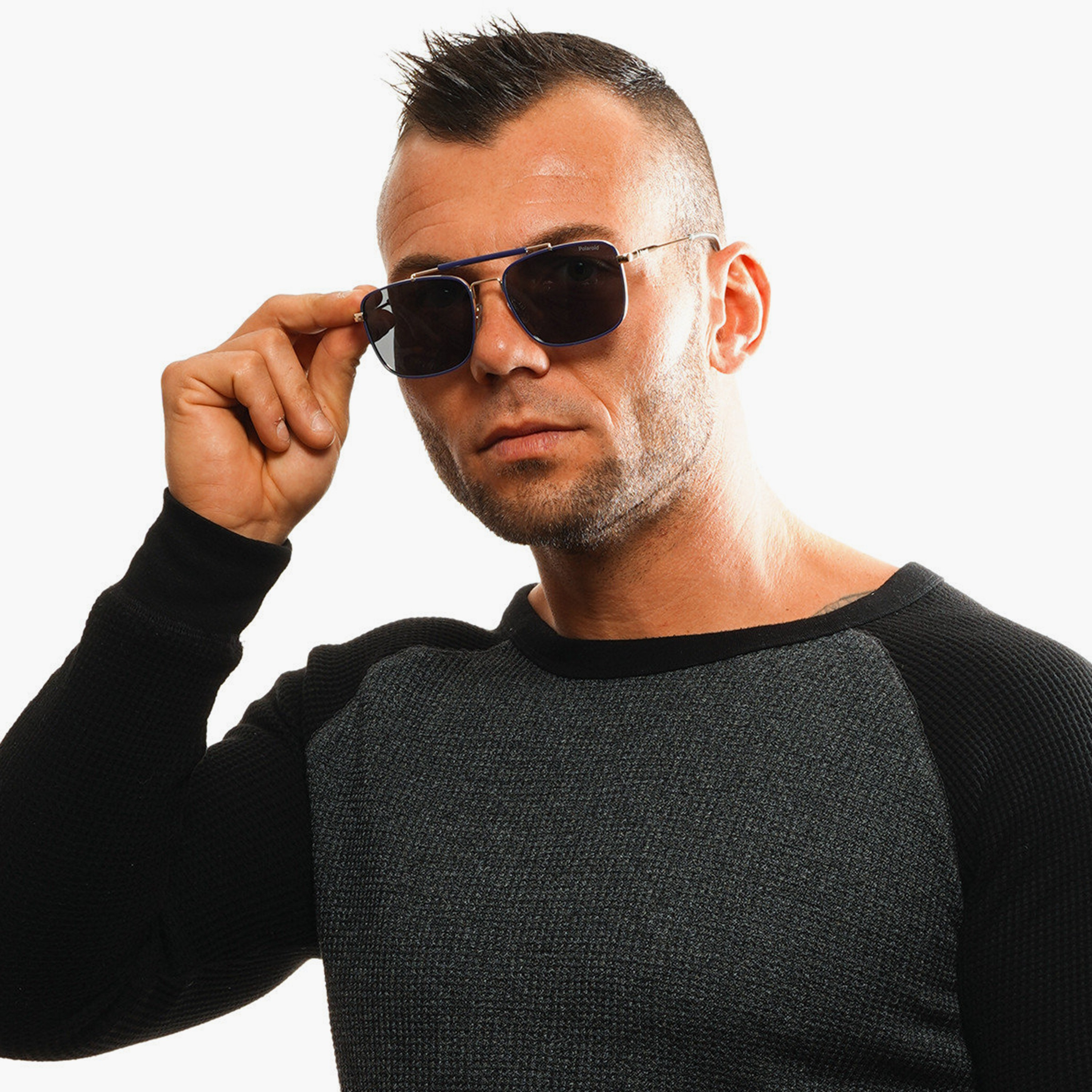 نظارات شمسية بولارويد رجالية رمادية بتصميم وايفارير ومربع | PLD 2111/S KY2-men-sunglasses-image-4